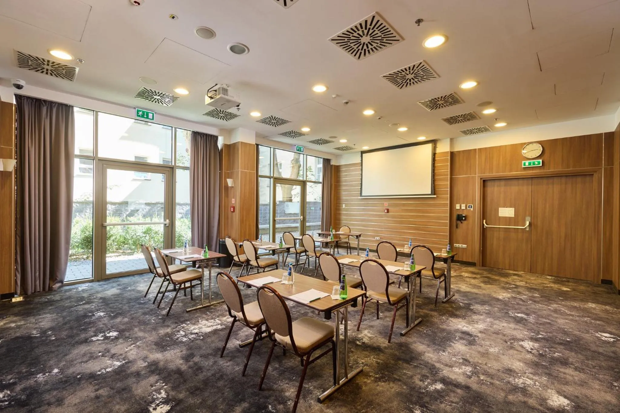 Meeting/conference room in Holiday Inn Krakow City Centre by IHG