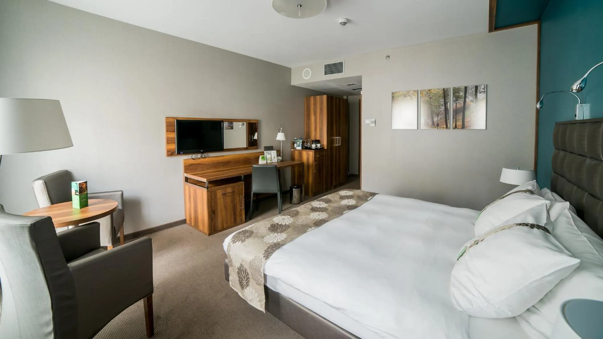 Photo of the whole room, Bed in Holiday Inn Krakow City Centre by IHG