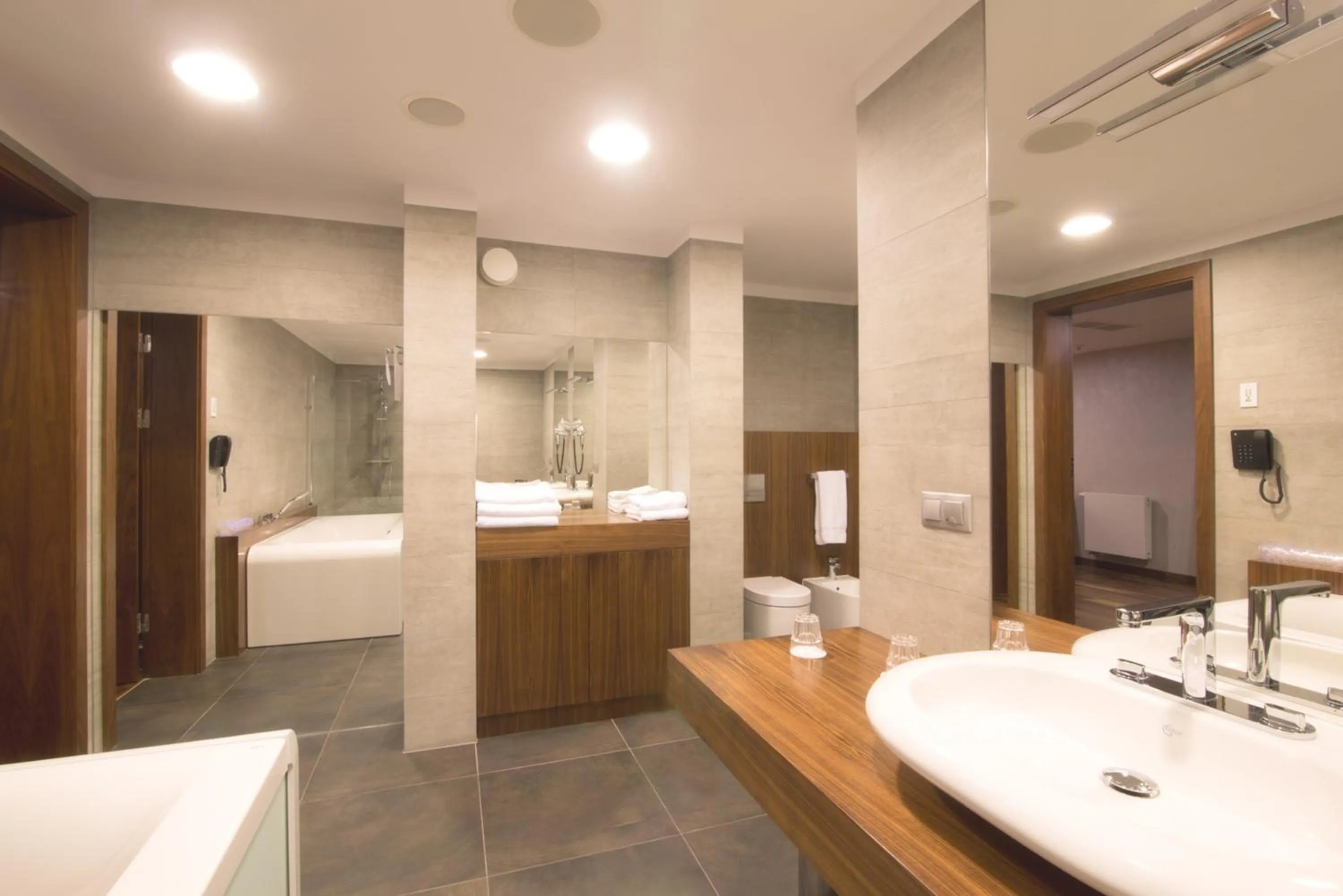 Bathroom in Holiday Inn Krakow City Centre by IHG