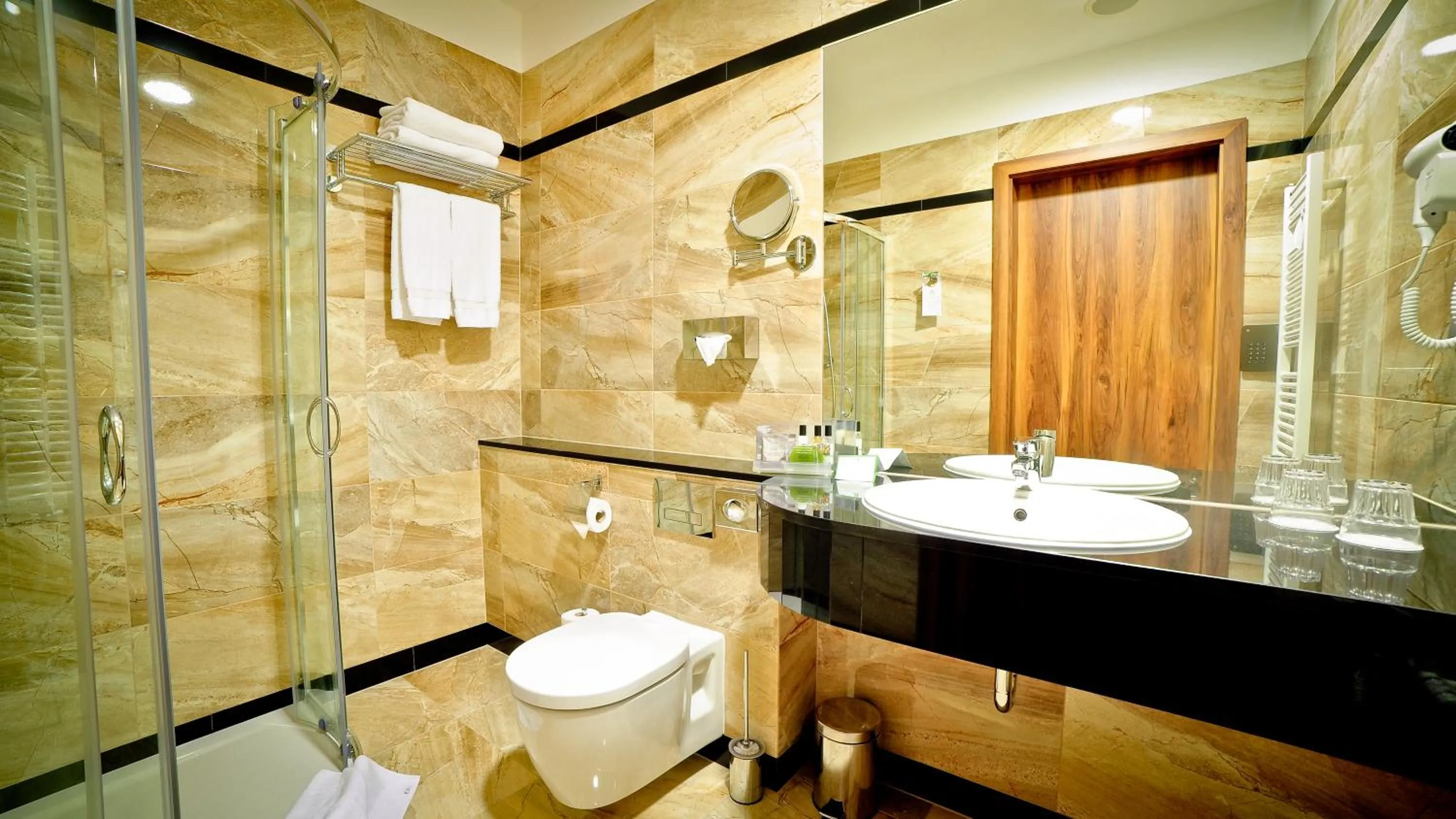 Shower in Holiday Inn Krakow City Centre by IHG
