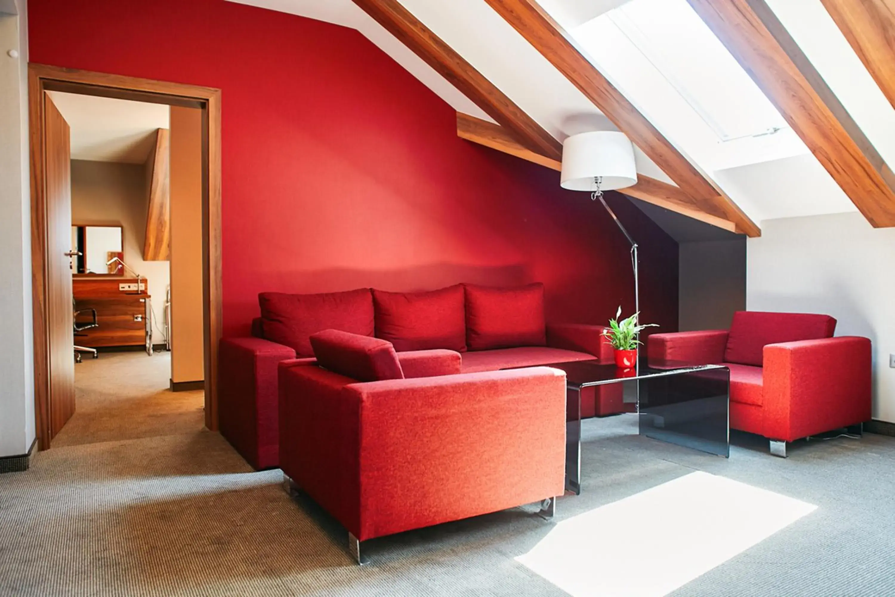 Photo of the whole room in Holiday Inn Krakow City Centre by IHG Photo of the whole room in Holiday Inn Krakow City Centre by IHG