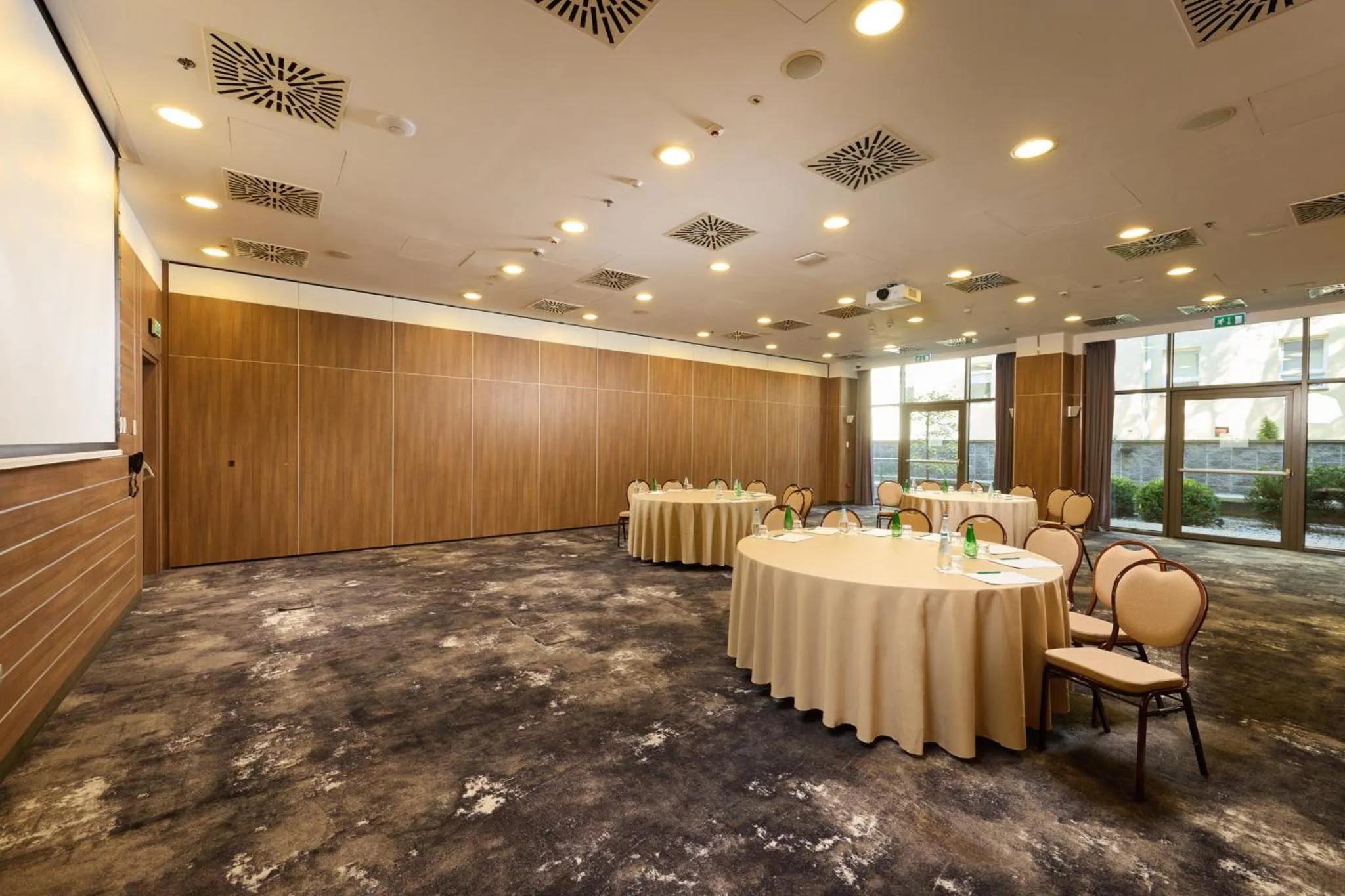 Meeting/conference room in Holiday Inn Krakow City Centre by IHG