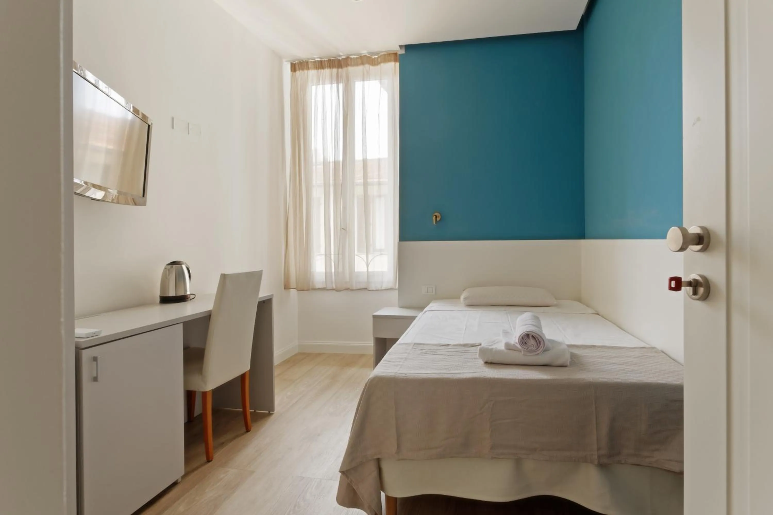 Photo of the whole room, Bed in Jade B&B