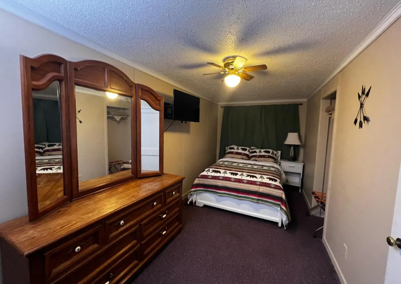 Bed in Whetstone Bay Lodge