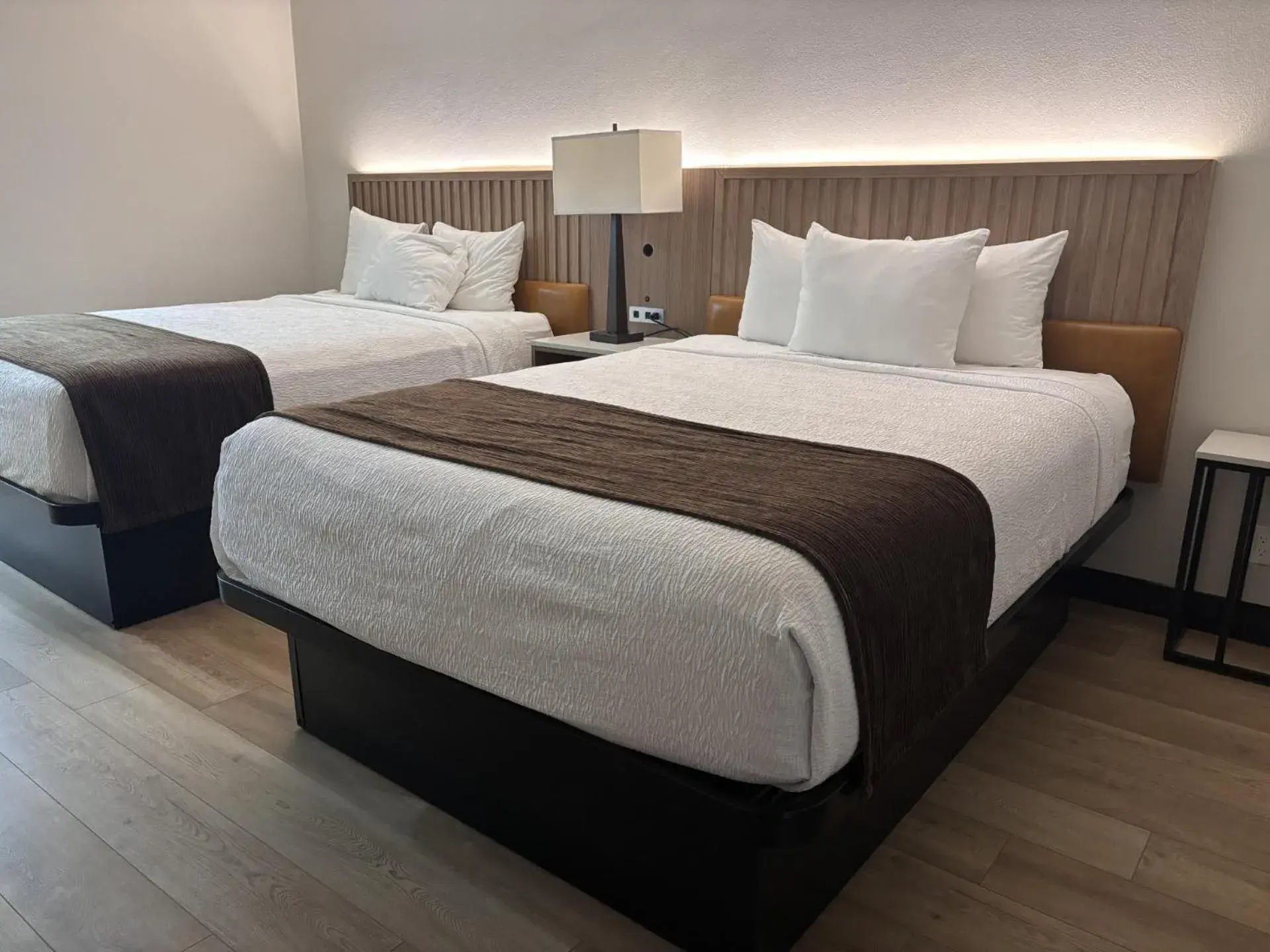 Queen Room with Two Queen Beds in Mission Bay Inn San Diego Queen Room with Two Queen Beds in Mission Bay Inn San Diego