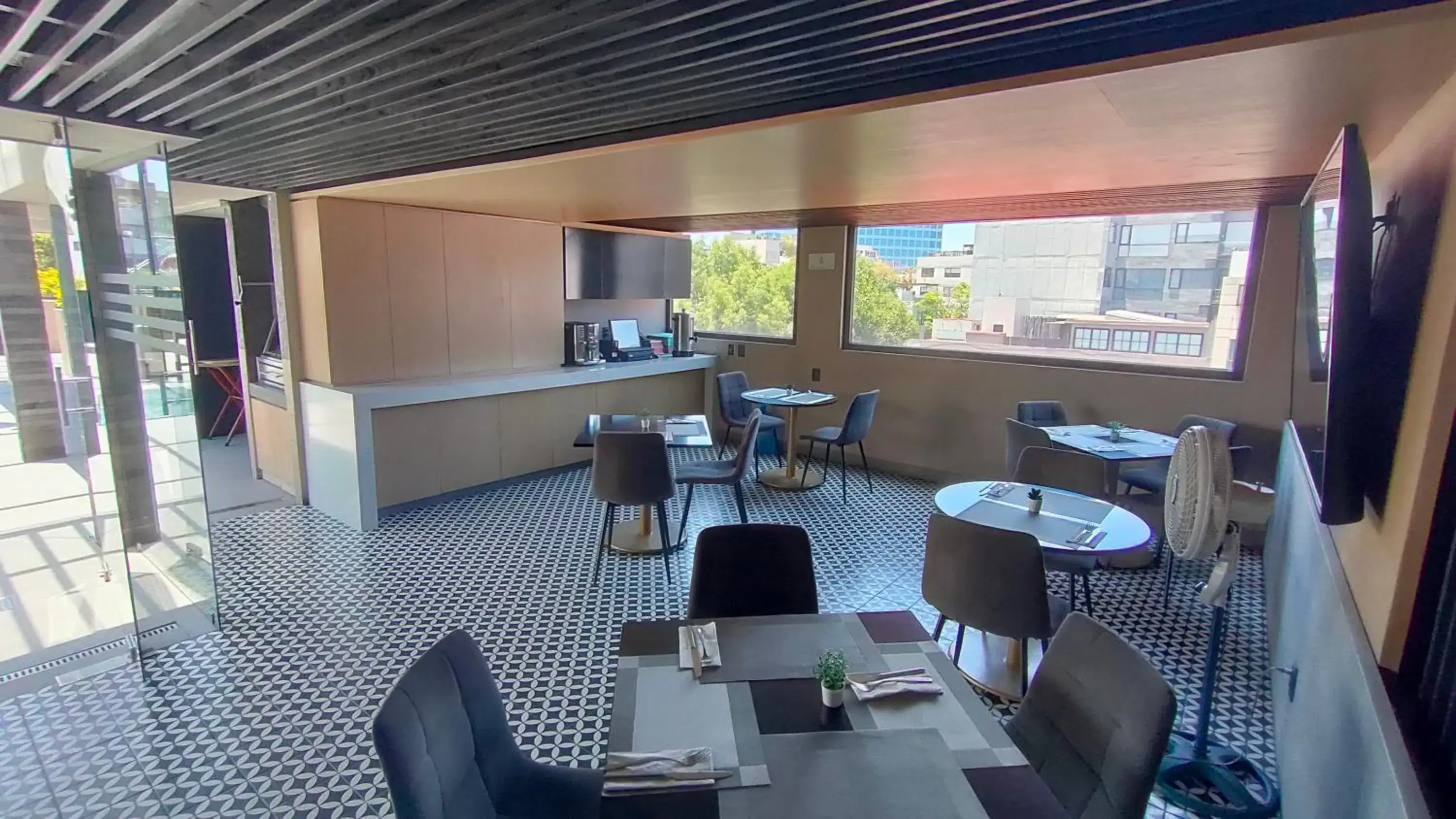 Restaurant/places to eat in Alia Inn Boutique WTC Restaurant/places to eat in Alia Inn Boutique WTC