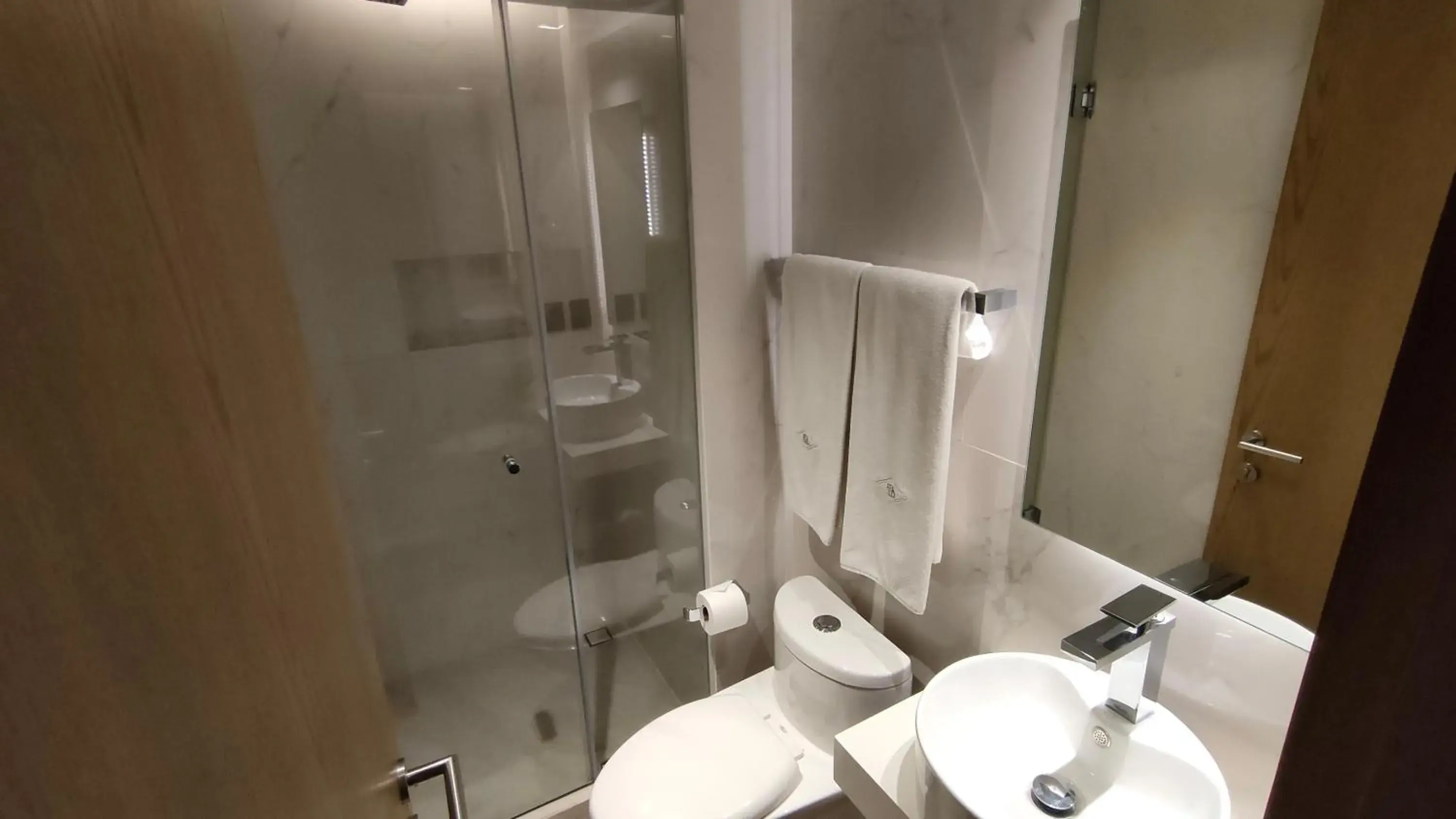 Shower in Alia Inn Boutique WTC Shower in Alia Inn Boutique WTC