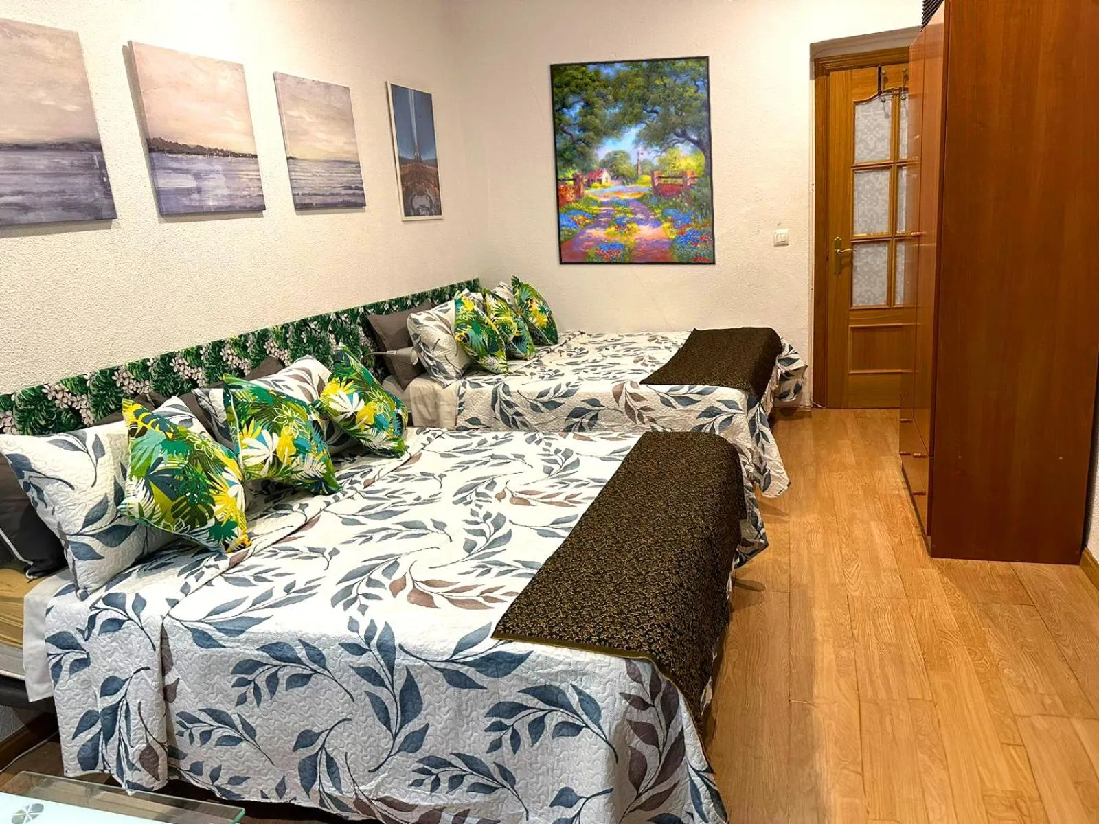 PUERTA DEL SOL Carretas APARTAMENTS & Rooms