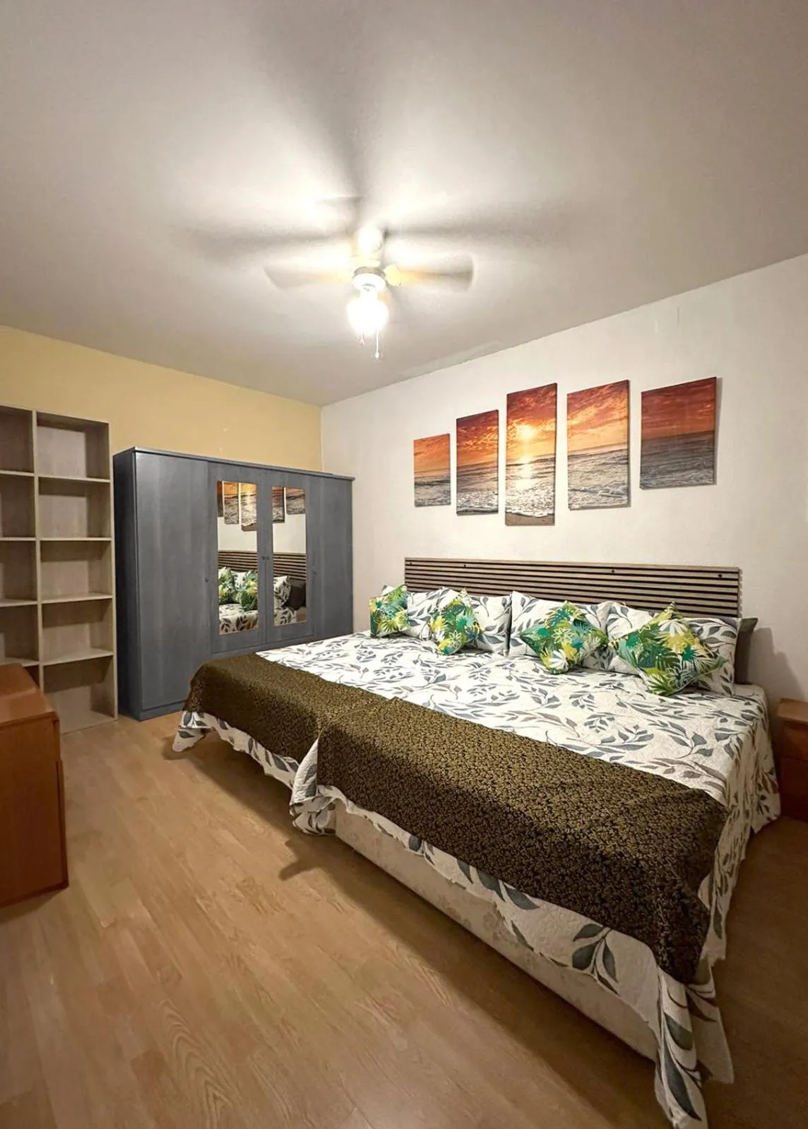 Bed in PUERTA DEL SOL Carretas APARTAMENTS & Rooms
