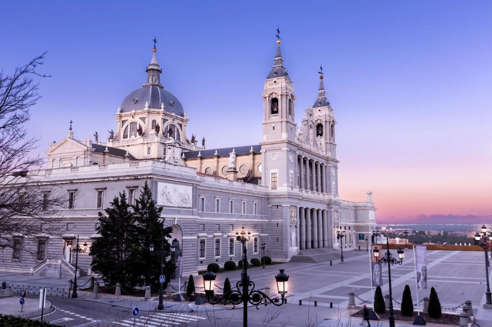 Nearby landmark in PUERTA DEL SOL Carretas APARTAMENTS & Rooms