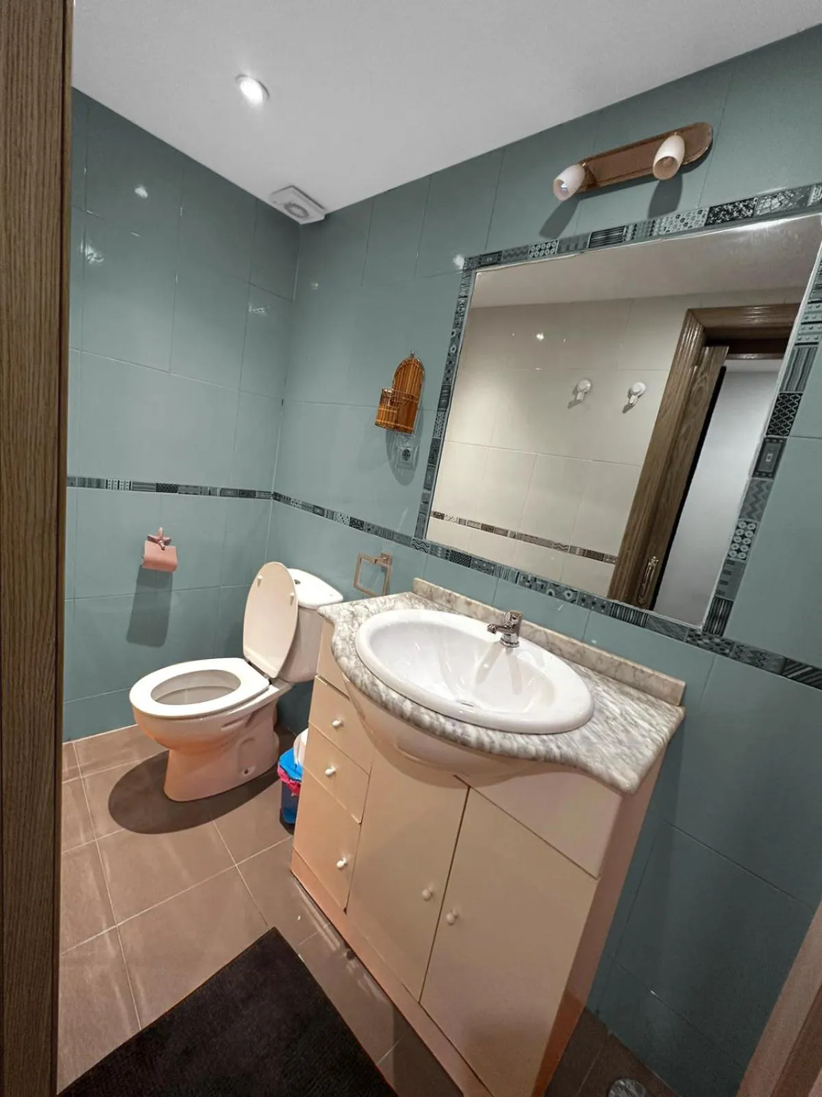 Shower in PUERTA DEL SOL Carretas APARTAMENTS & Rooms