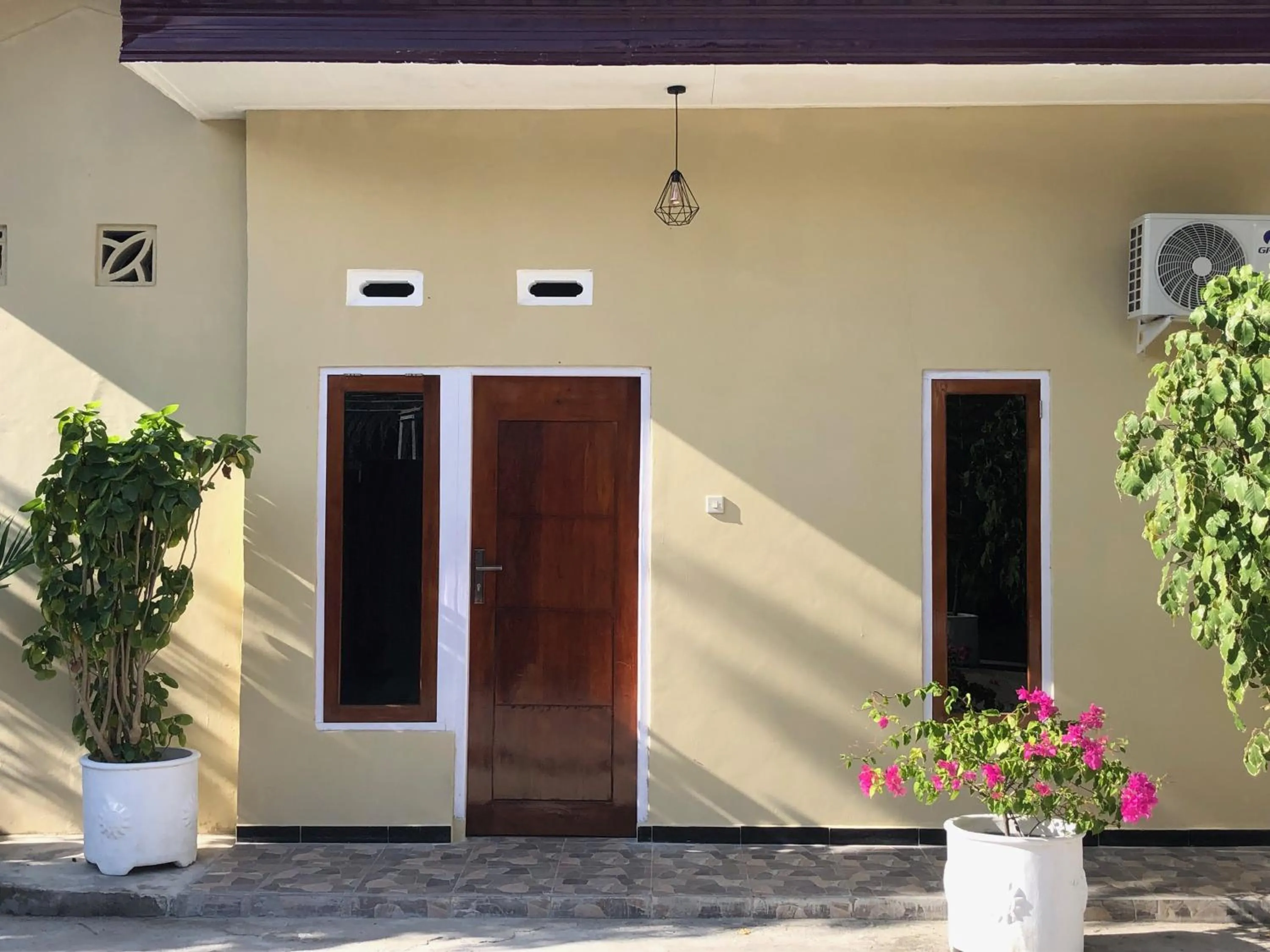 Facade/entrance in LOPE HOMESTAY