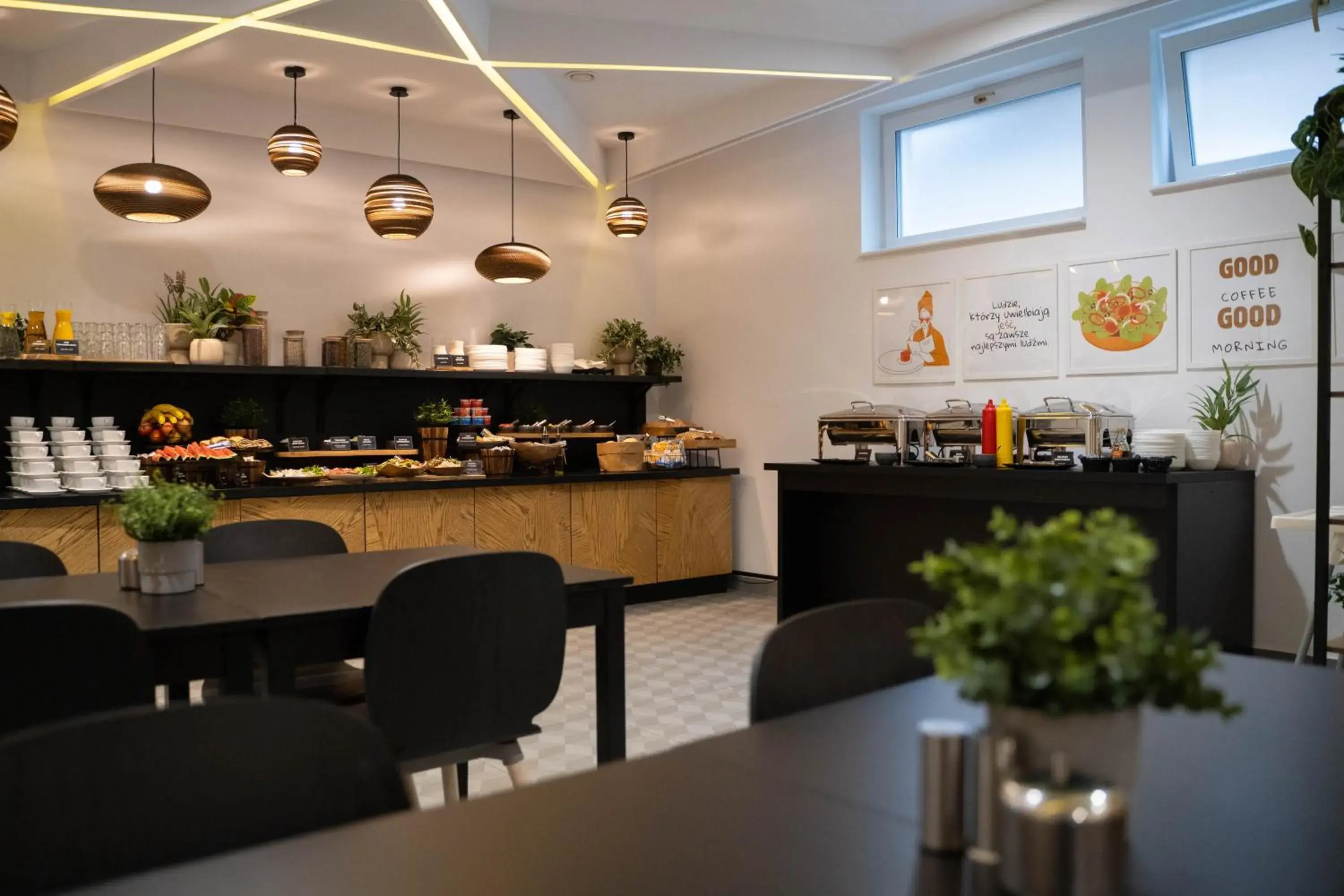 Restaurant/places to eat in Villa Ozone Restaurant/places to eat in Villa Ozone