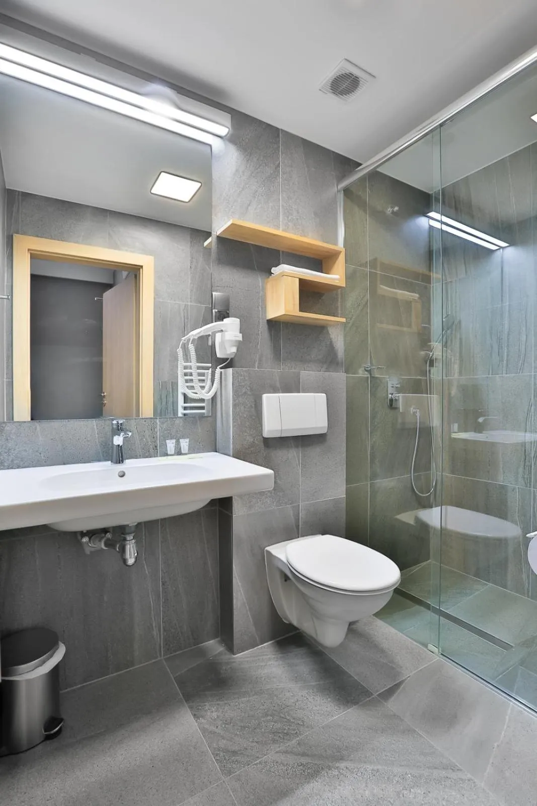 Shower in Villa Ozone