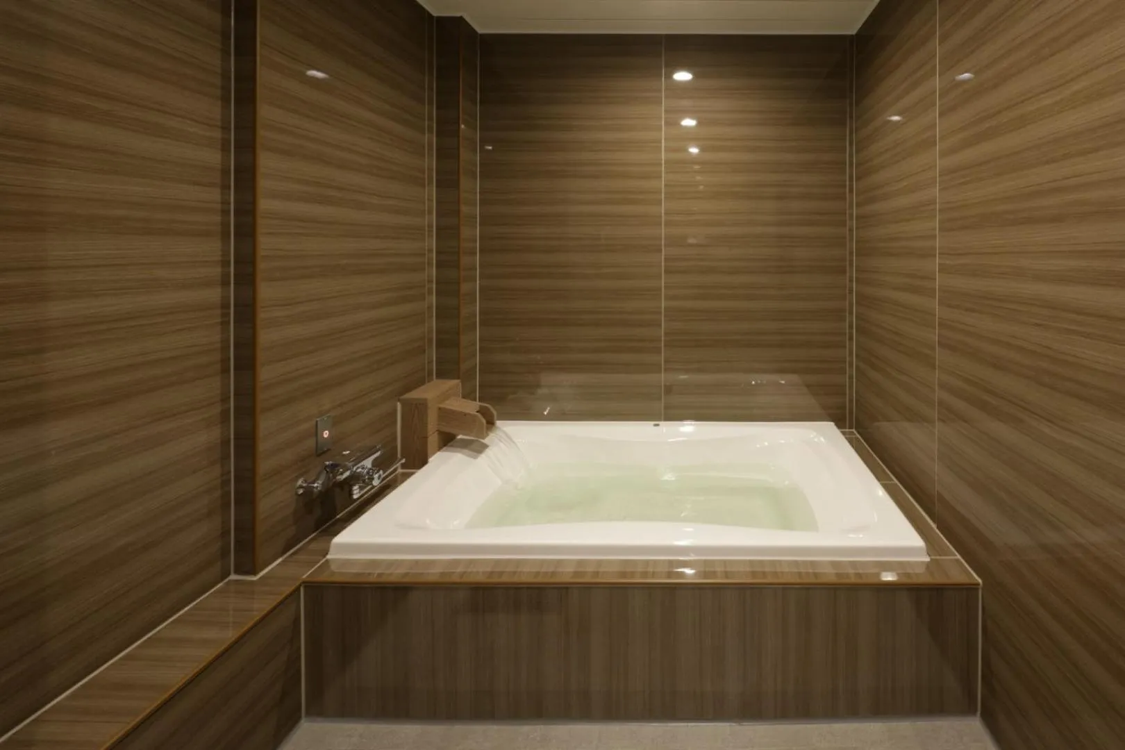 Bathroom in Yatomi Hotel Nuqu Natural Hot Spring