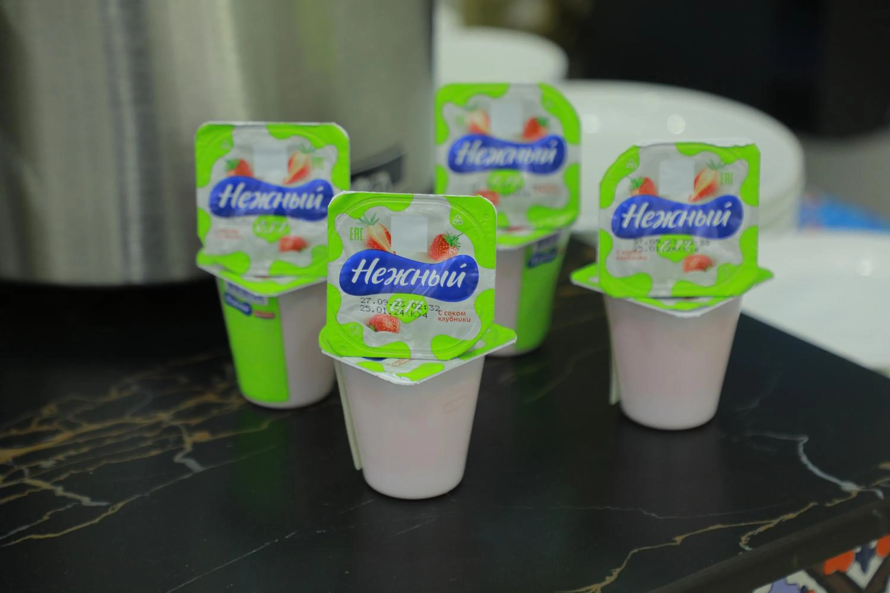 Restaurant/places to eat in Human Hotel