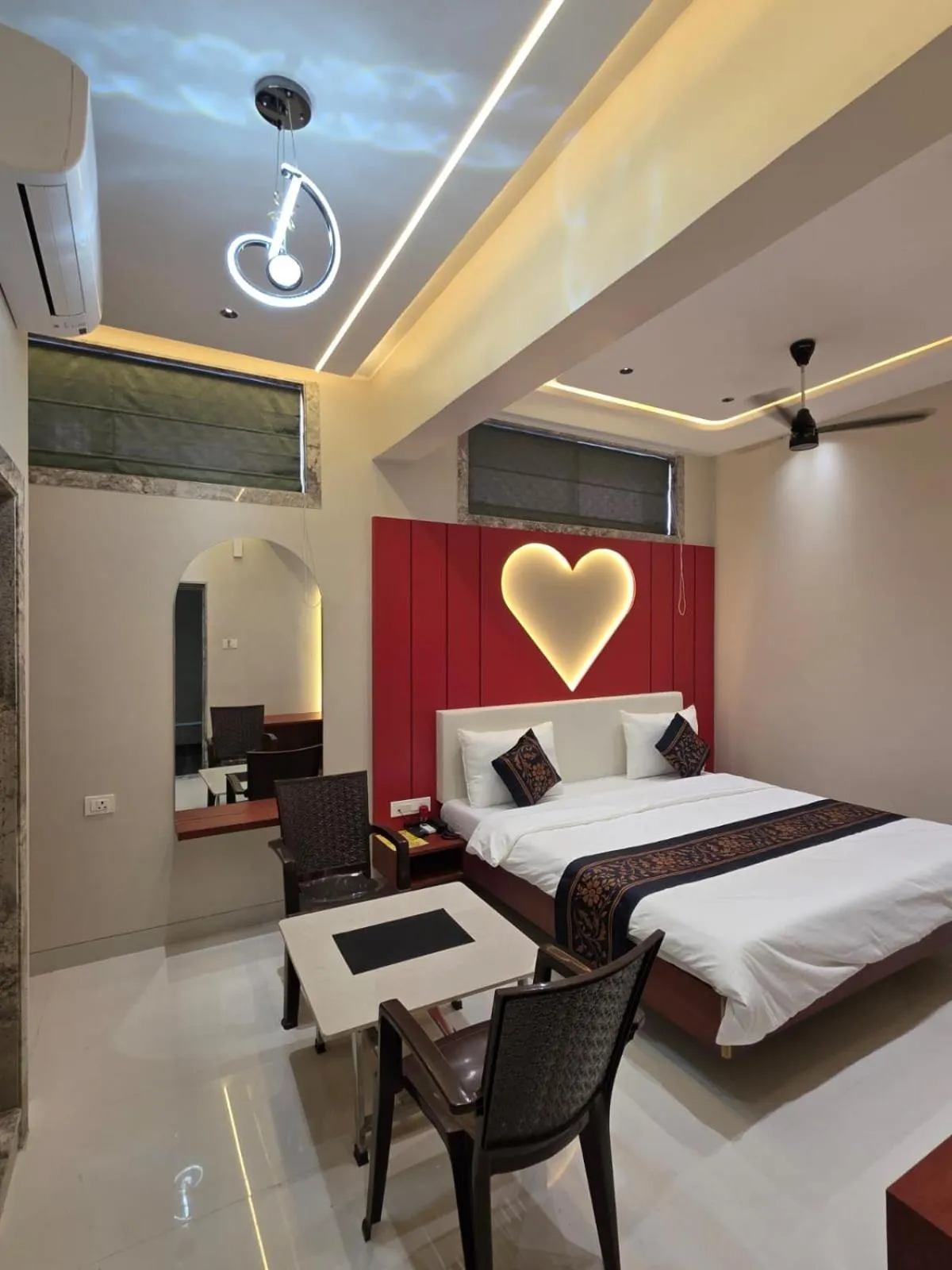 Bed in Hotel Modi Samrat