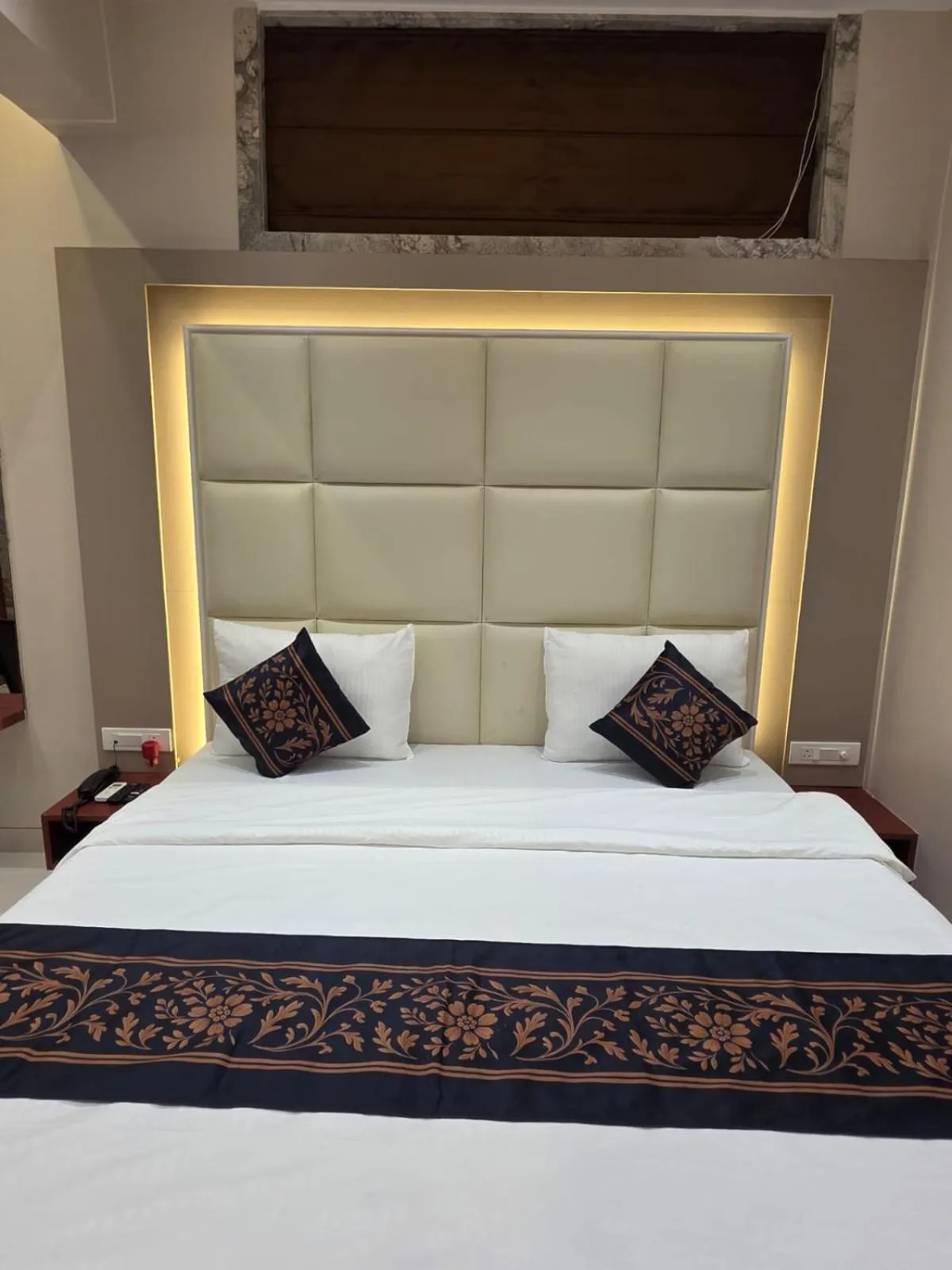 Bed in Hotel Modi Samrat