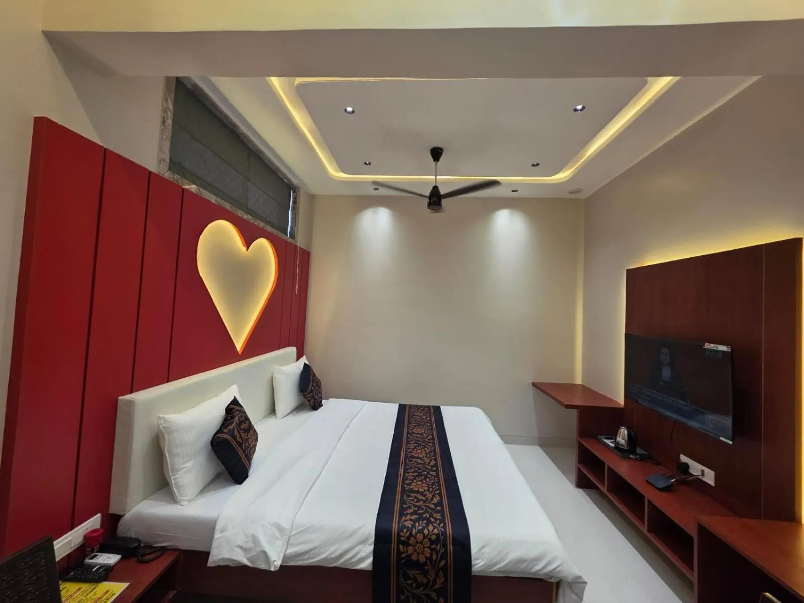 Bed in Hotel Modi Samrat