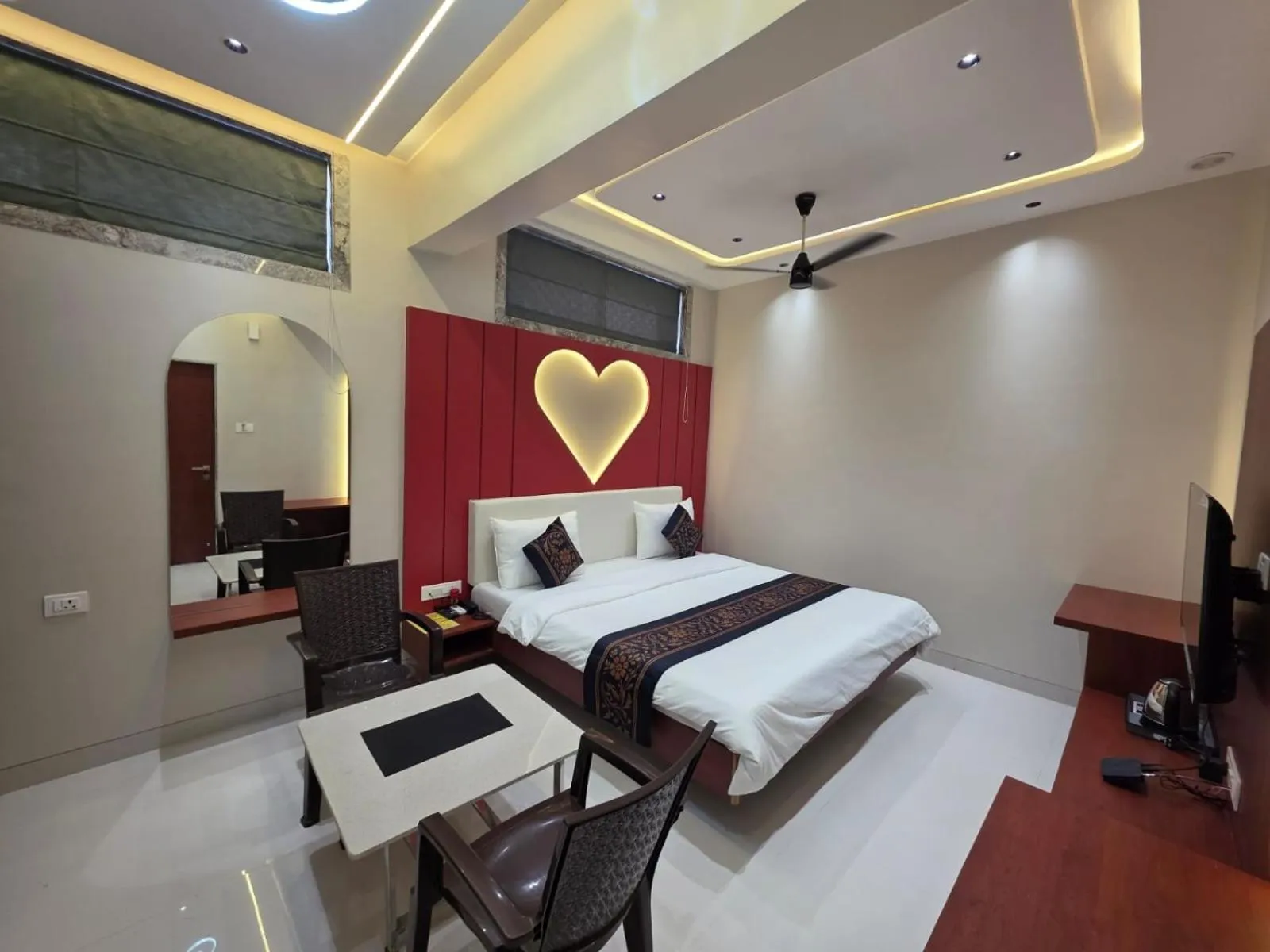 Bed in Hotel Modi Samrat