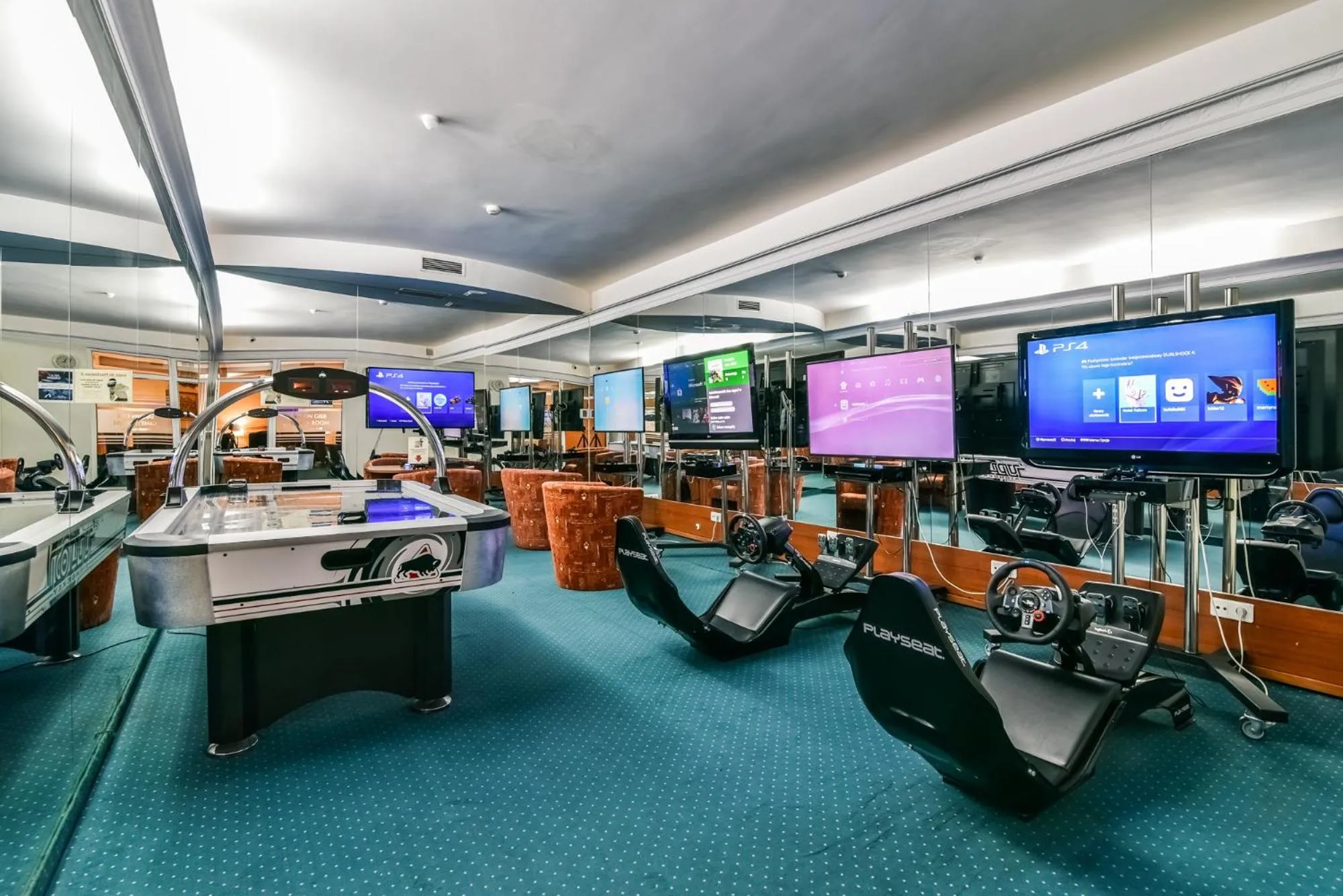 Game Room in Hotel SPA Faltom Gdynia Rumia