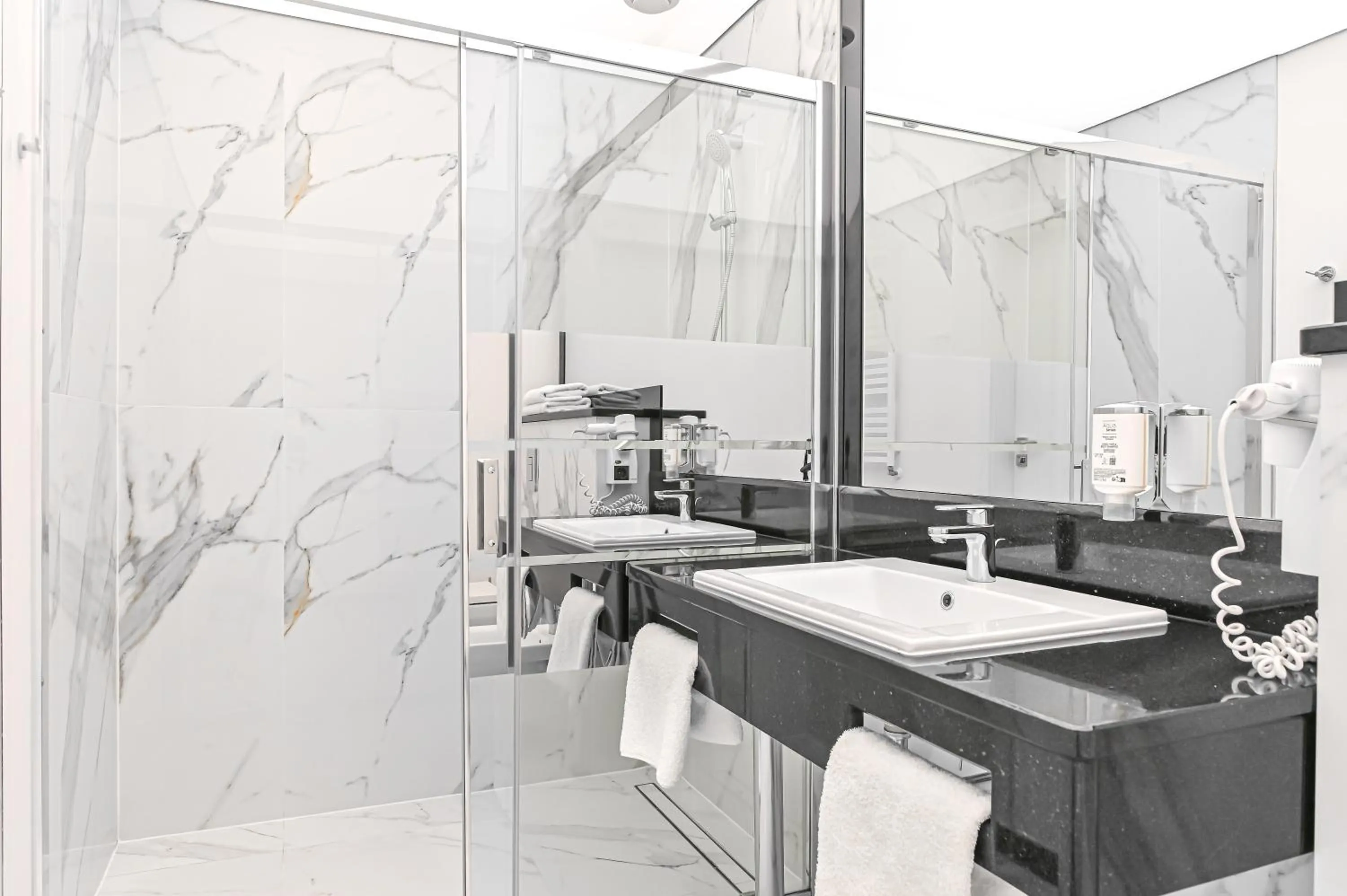 Shower in Hotel SPA Faltom Gdynia Rumia