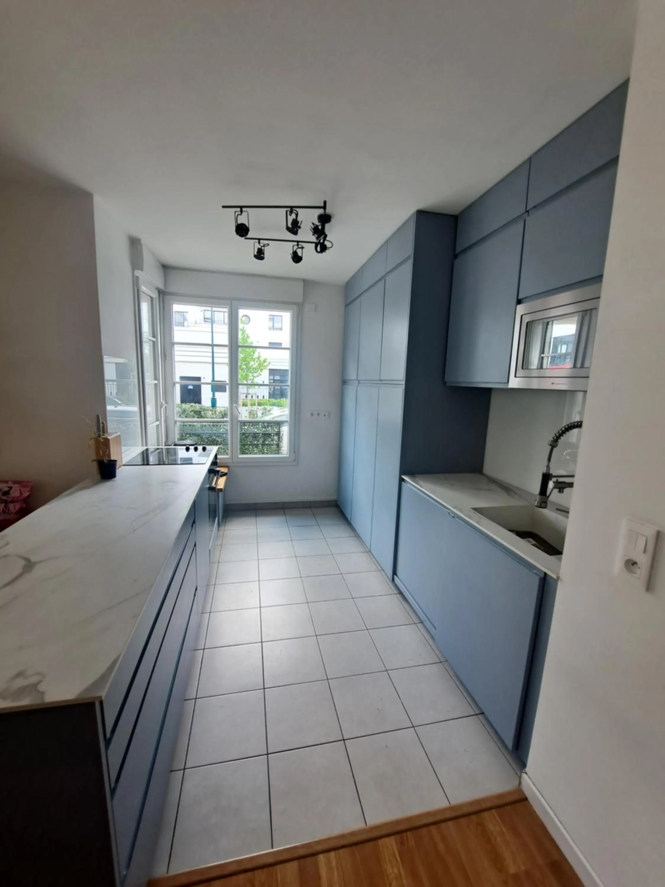 Kitchen or kitchenette, Bed in The Green Terrace Disneyland