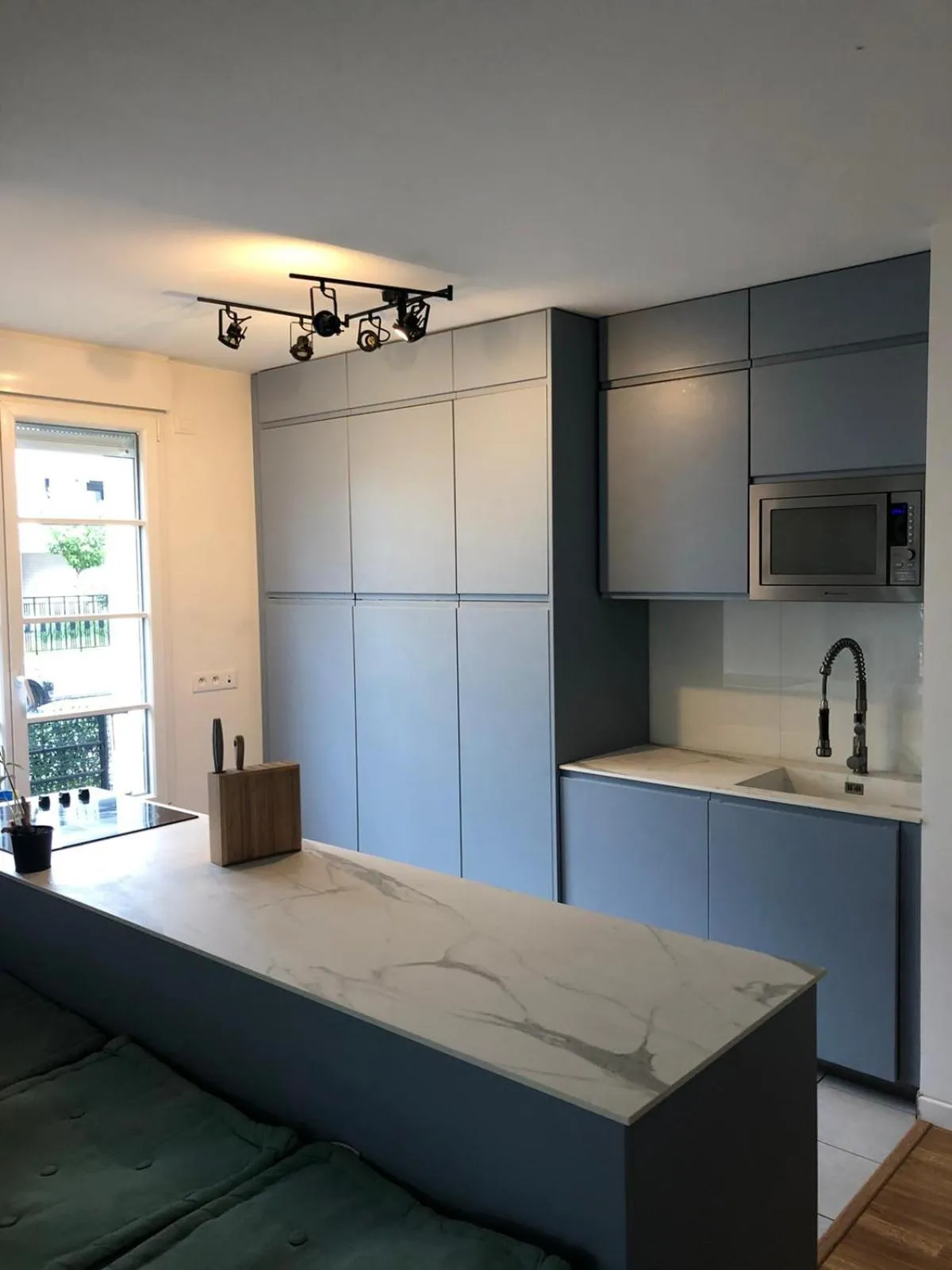 Kitchen or kitchenette, Bed in The Green Terrace Disneyland