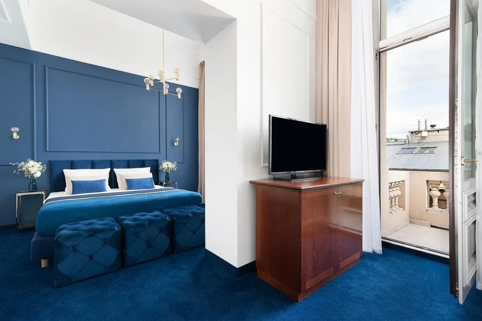 TV and multimedia, Bed in IBB Hotel Grand Hotel Lublin TV and multimedia, Bed in IBB Hotel Grand Hotel Lublin