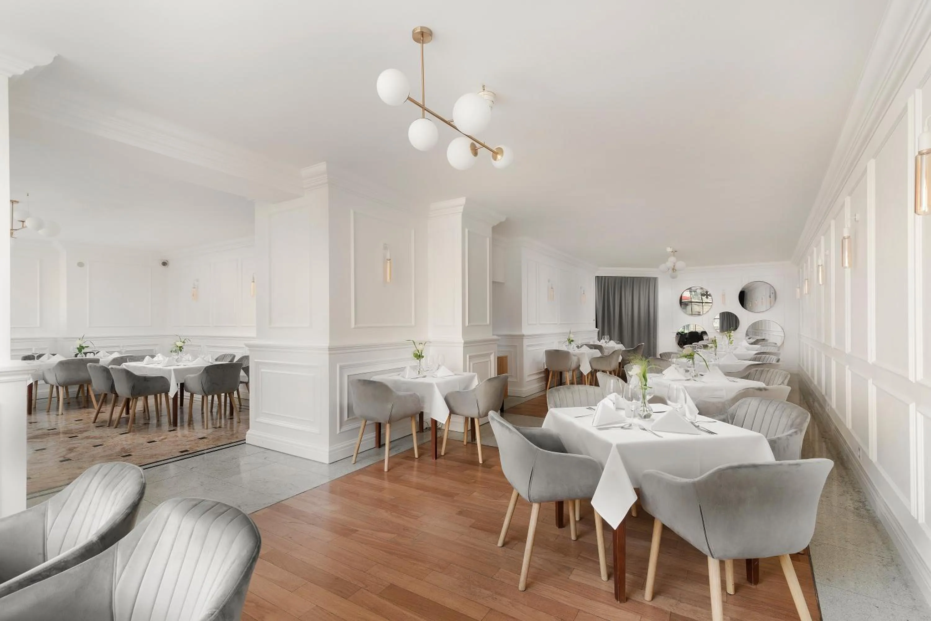 Restaurant/places to eat in IBB Hotel Grand Hotel Lublin