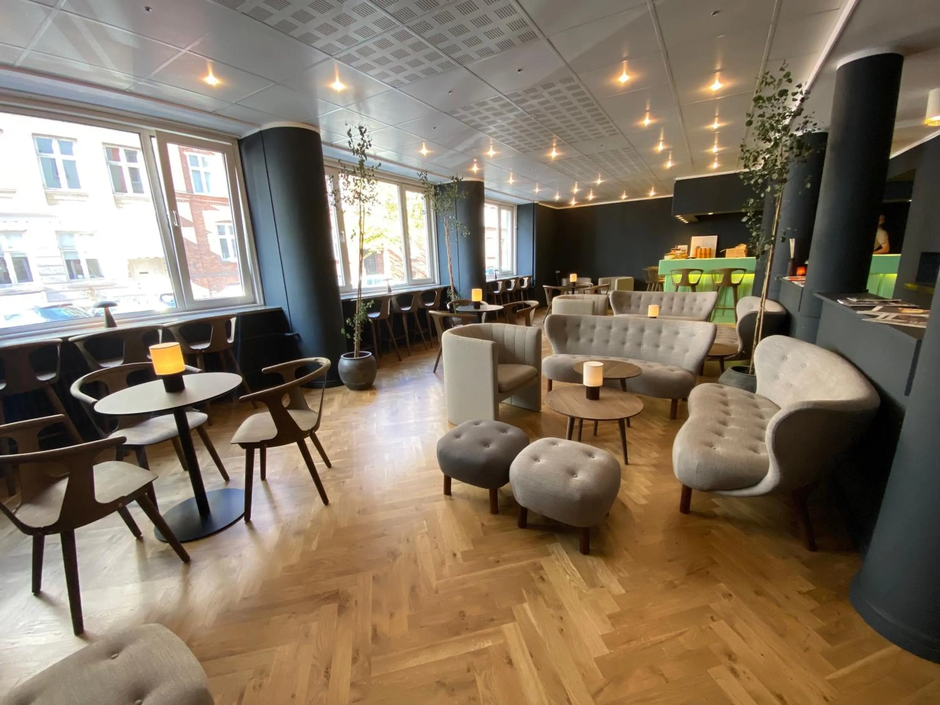 Restaurant/places to eat in Hotel Maritime