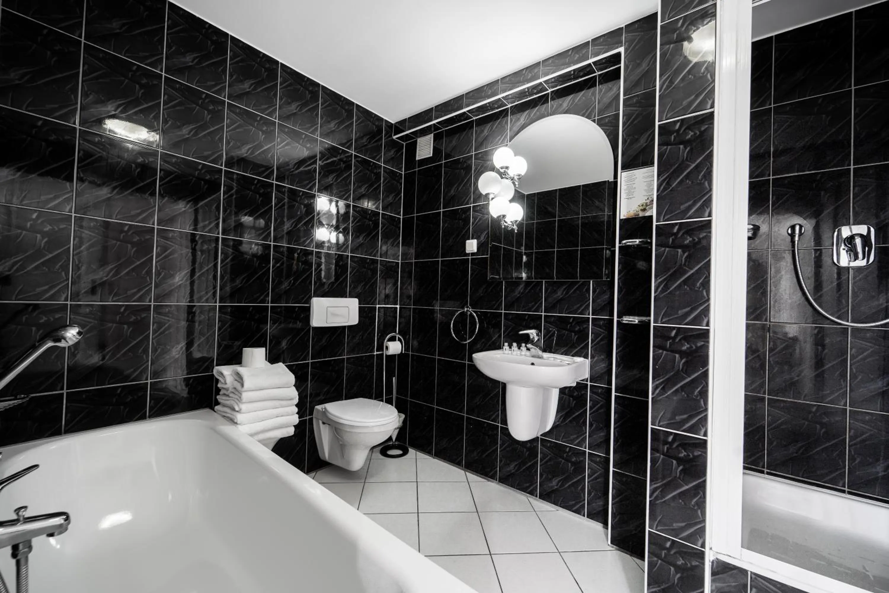 Shower in Hotel Mazowiecki Łódź