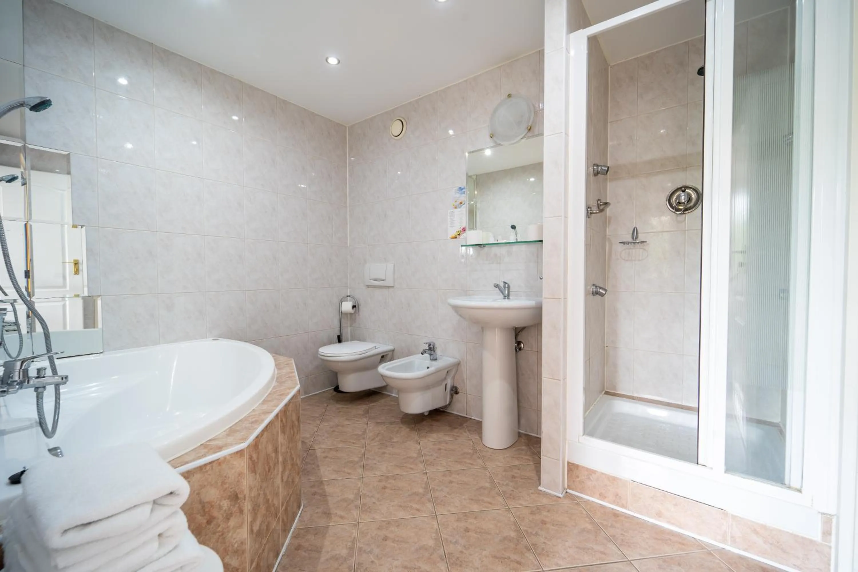 Shower in Hotel Mazowiecki Łódź