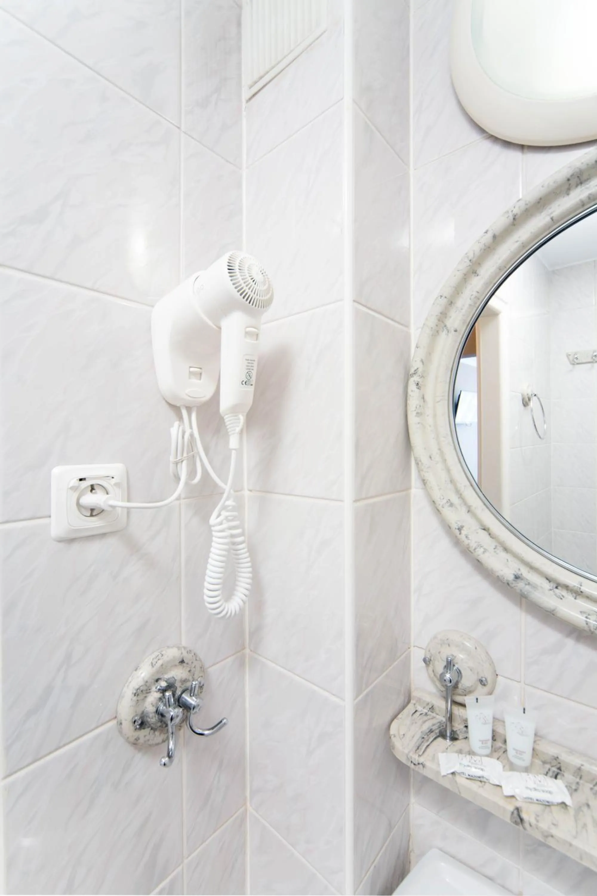Bathroom in Hotel Mazowiecki Łódź