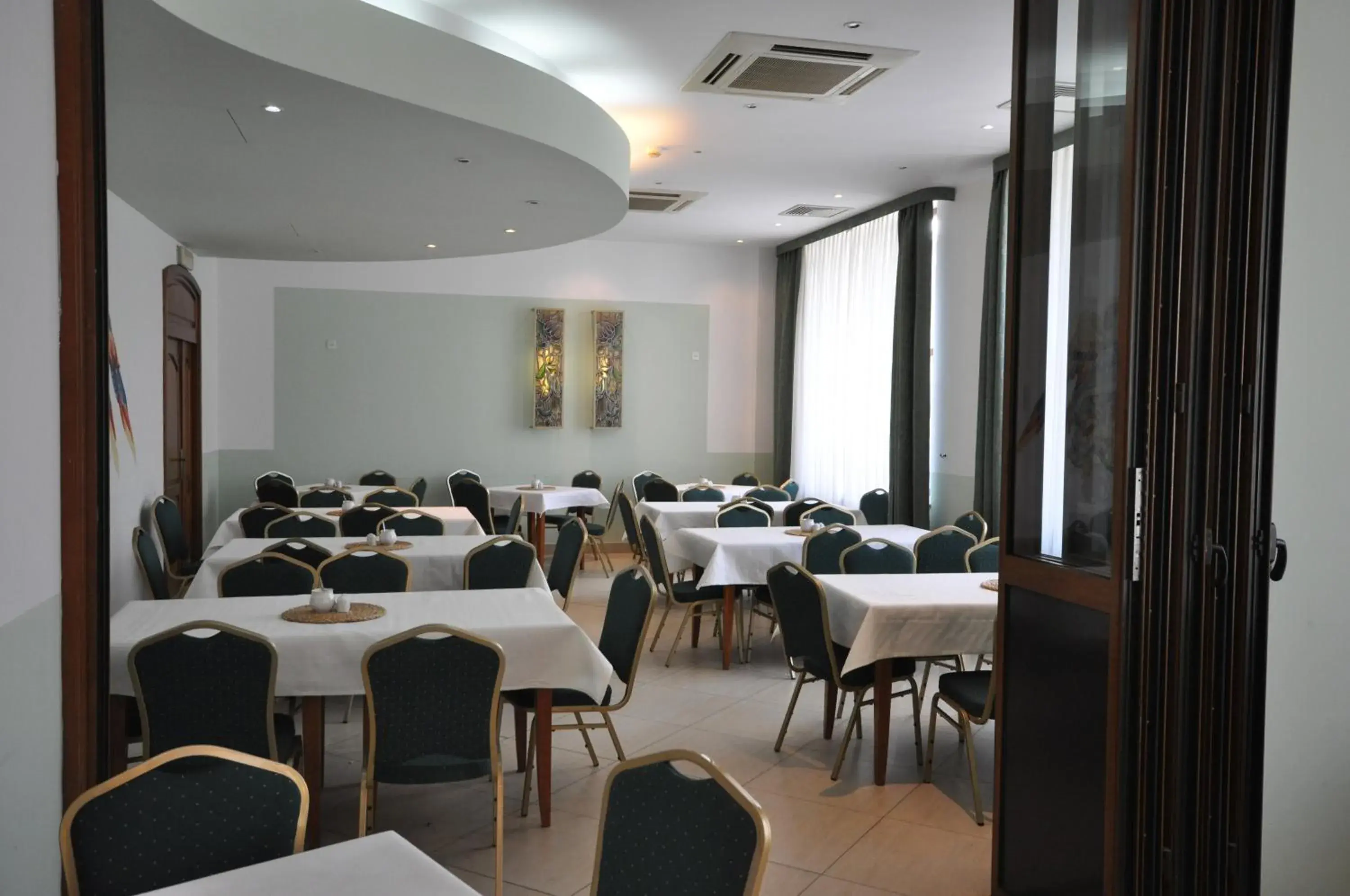 Restaurant/places to eat in Matejko Hotel Restaurant/places to eat in Matejko Hotel