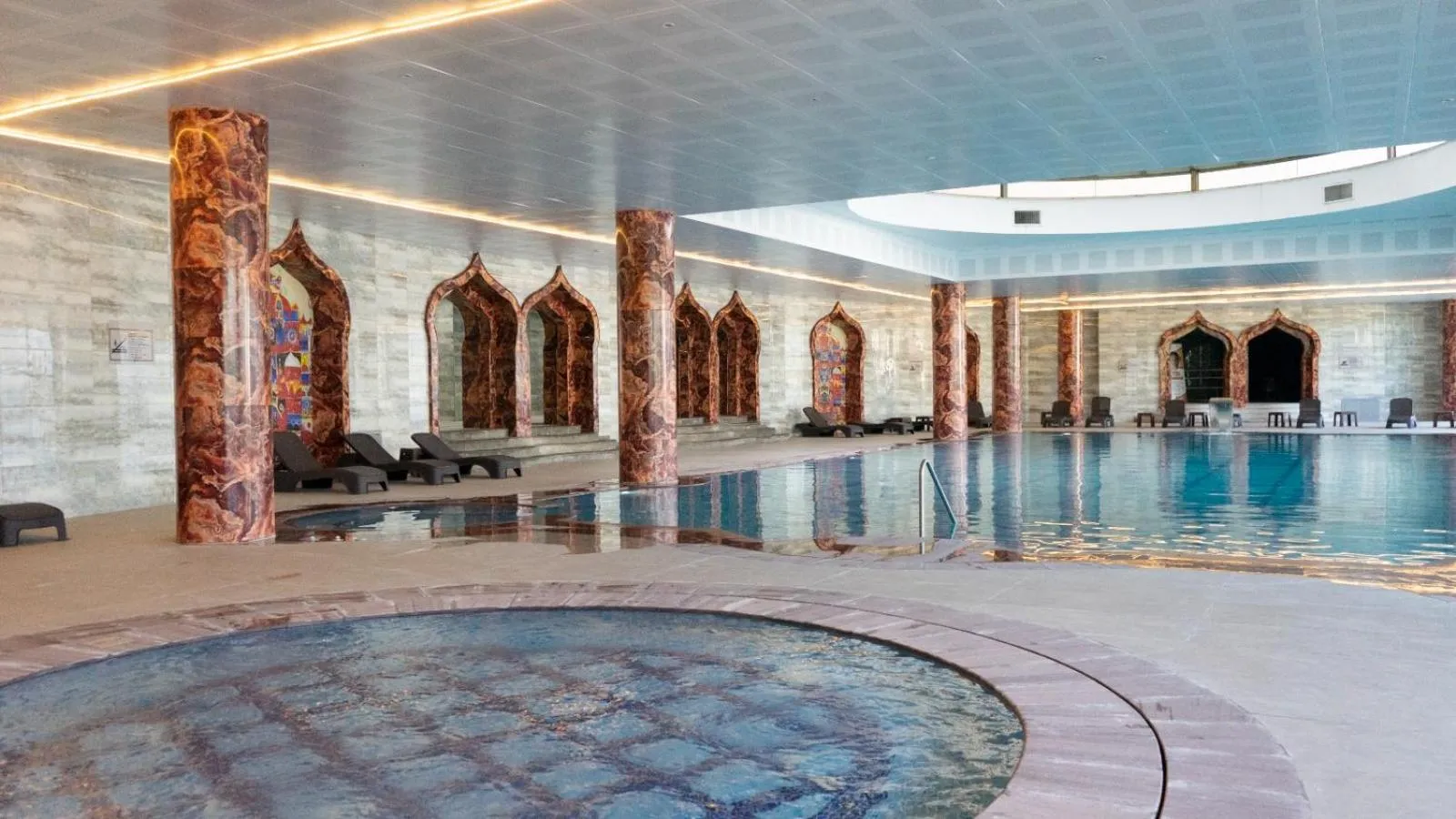 Swimming pool in Sarot Thermal Palace Tatil Köyü - Halal Hotel