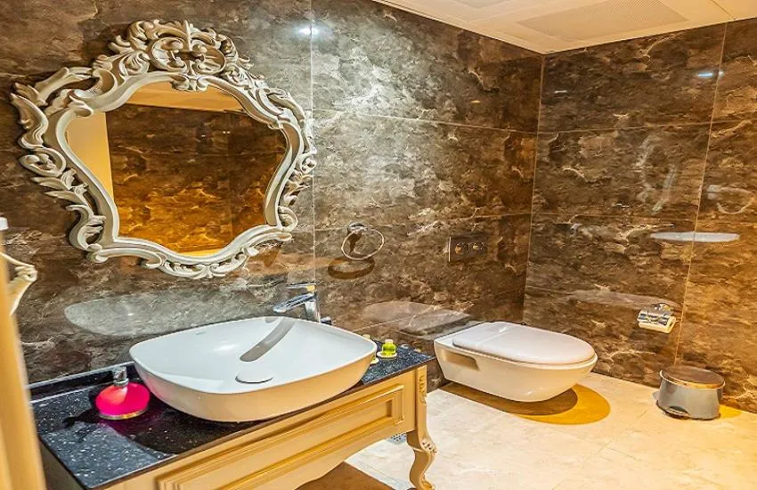 Bathroom in Sarot Thermal Palace Tatil Köyü - Halal Hotel