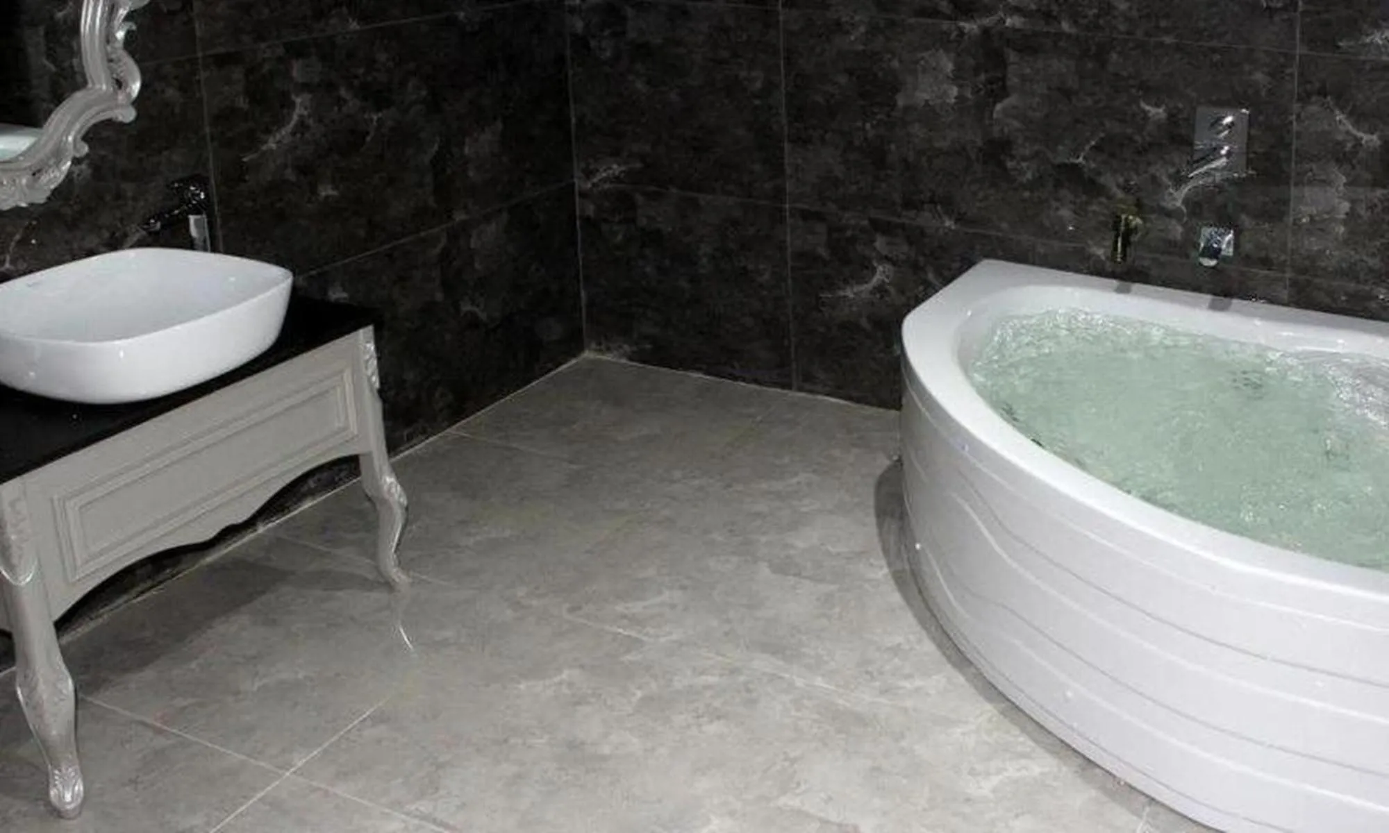 Bathroom in Sarot Thermal Palace Tatil Köyü - Halal Hotel