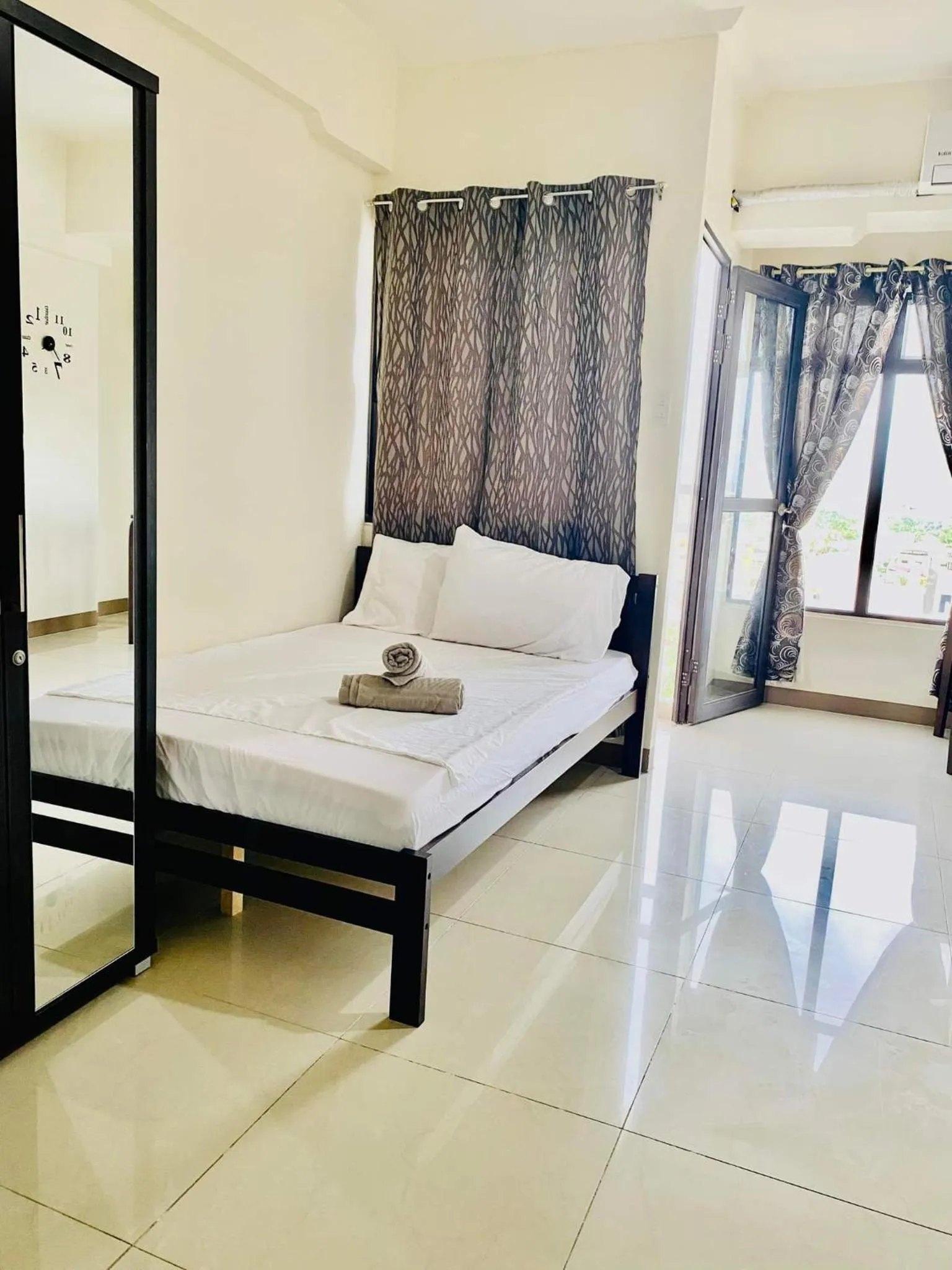 Bed in Mabolo Garden Flats Cebu