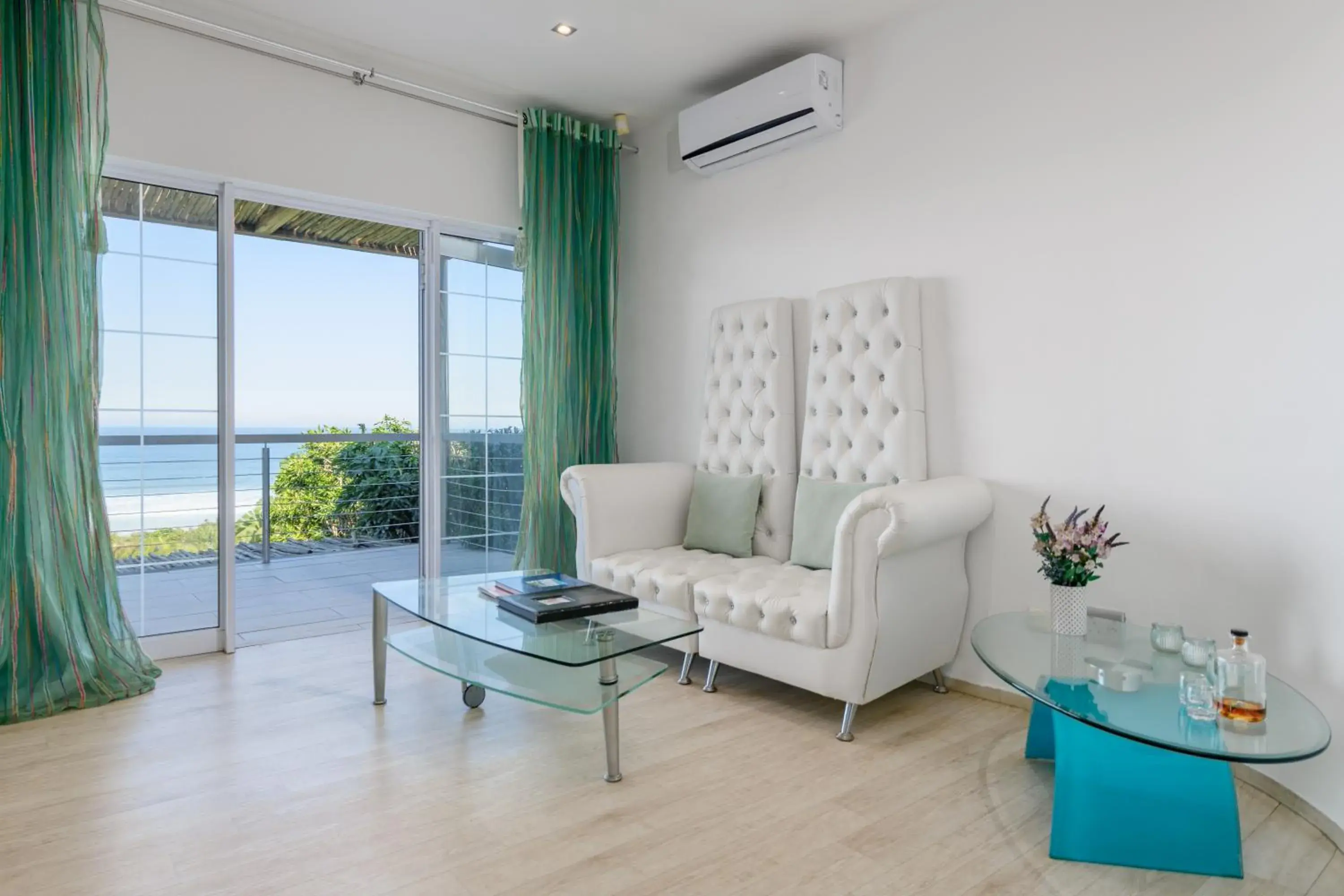 Property building in Days At Sea Beach Lodge Property building in Days At Sea Beach Lodge