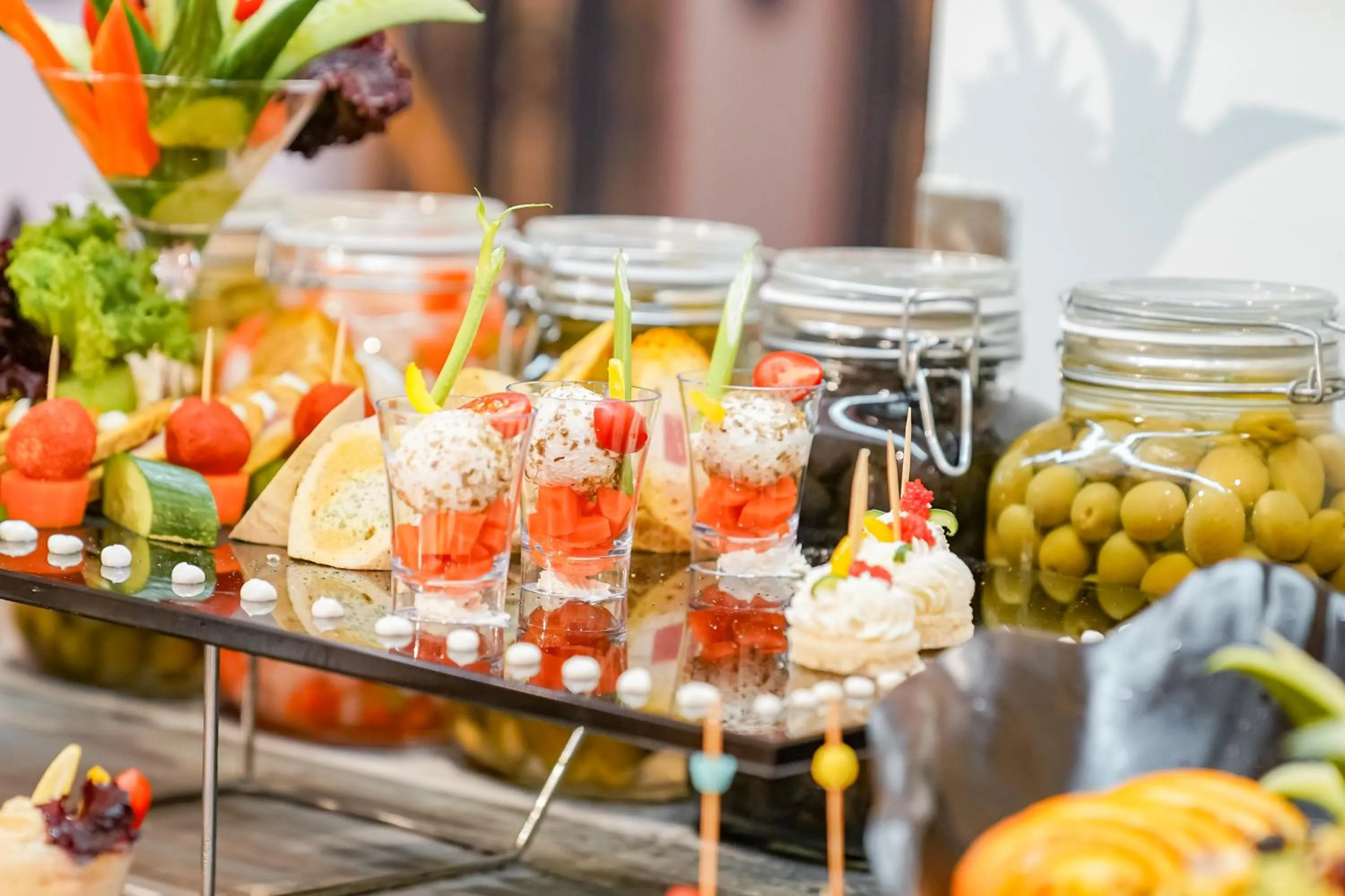 Food and drinks in Emaar Al Manar