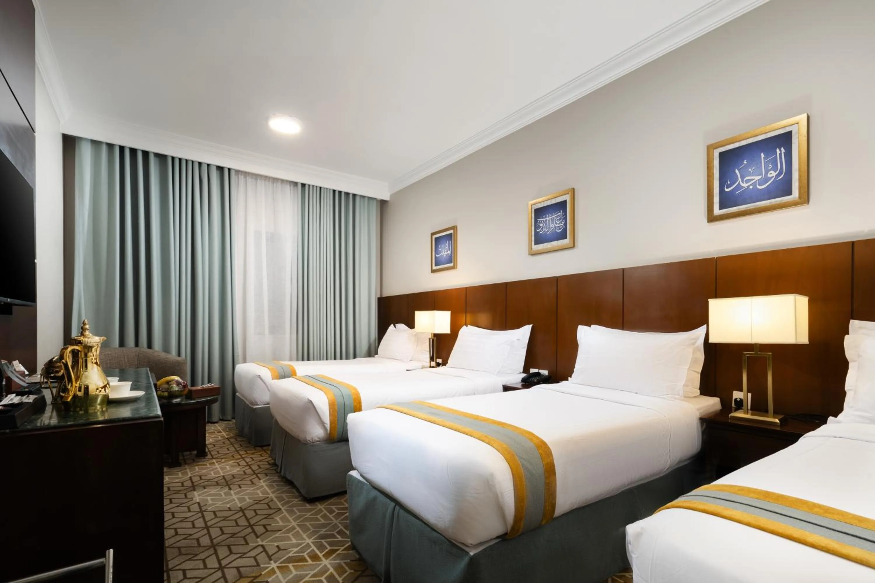 Bedroom, Bed in Emaar Al Manar