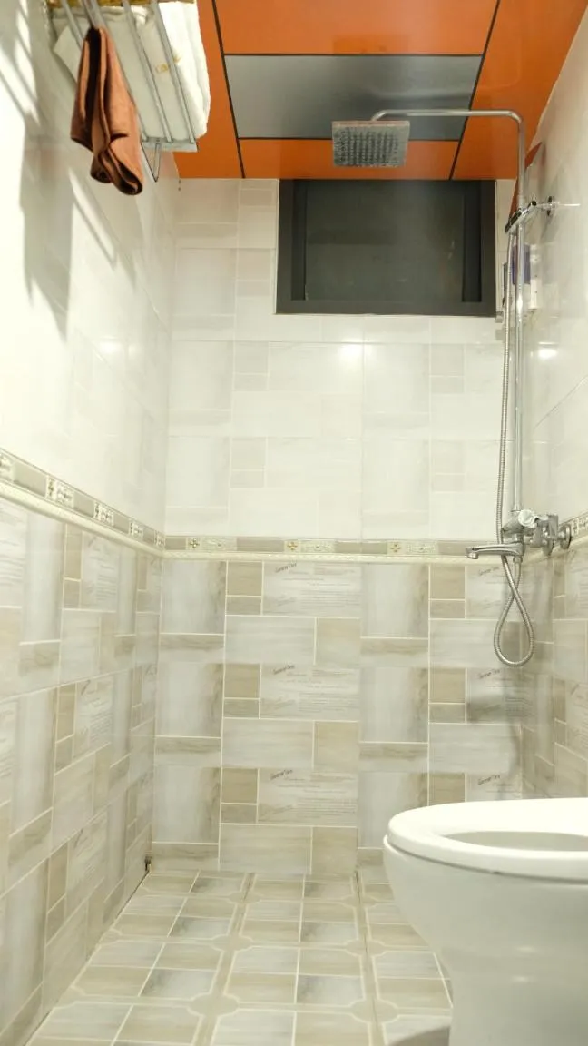 Bathroom in London Sa Pa Hotel