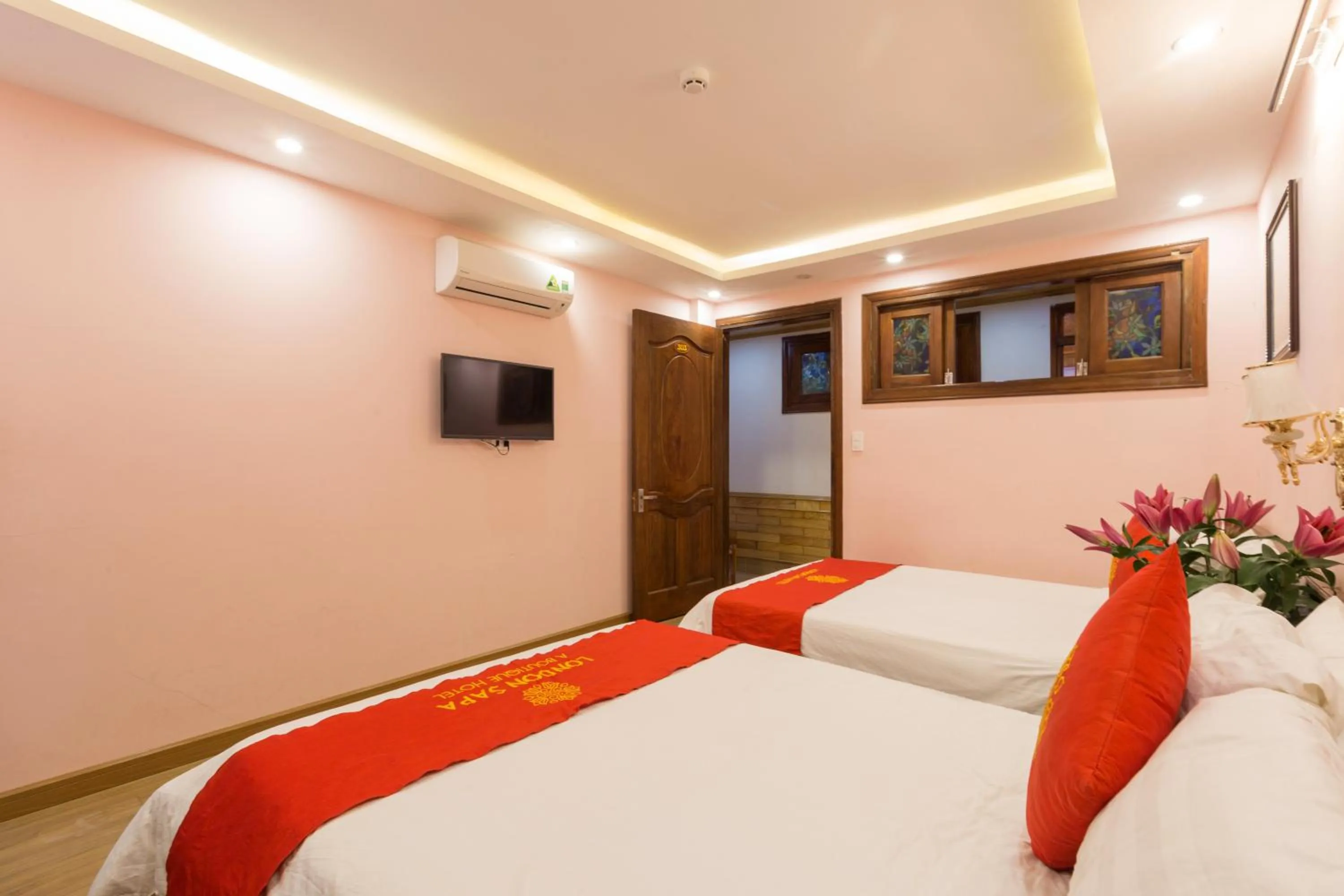 Bedroom, Bed in London Sa Pa Hotel