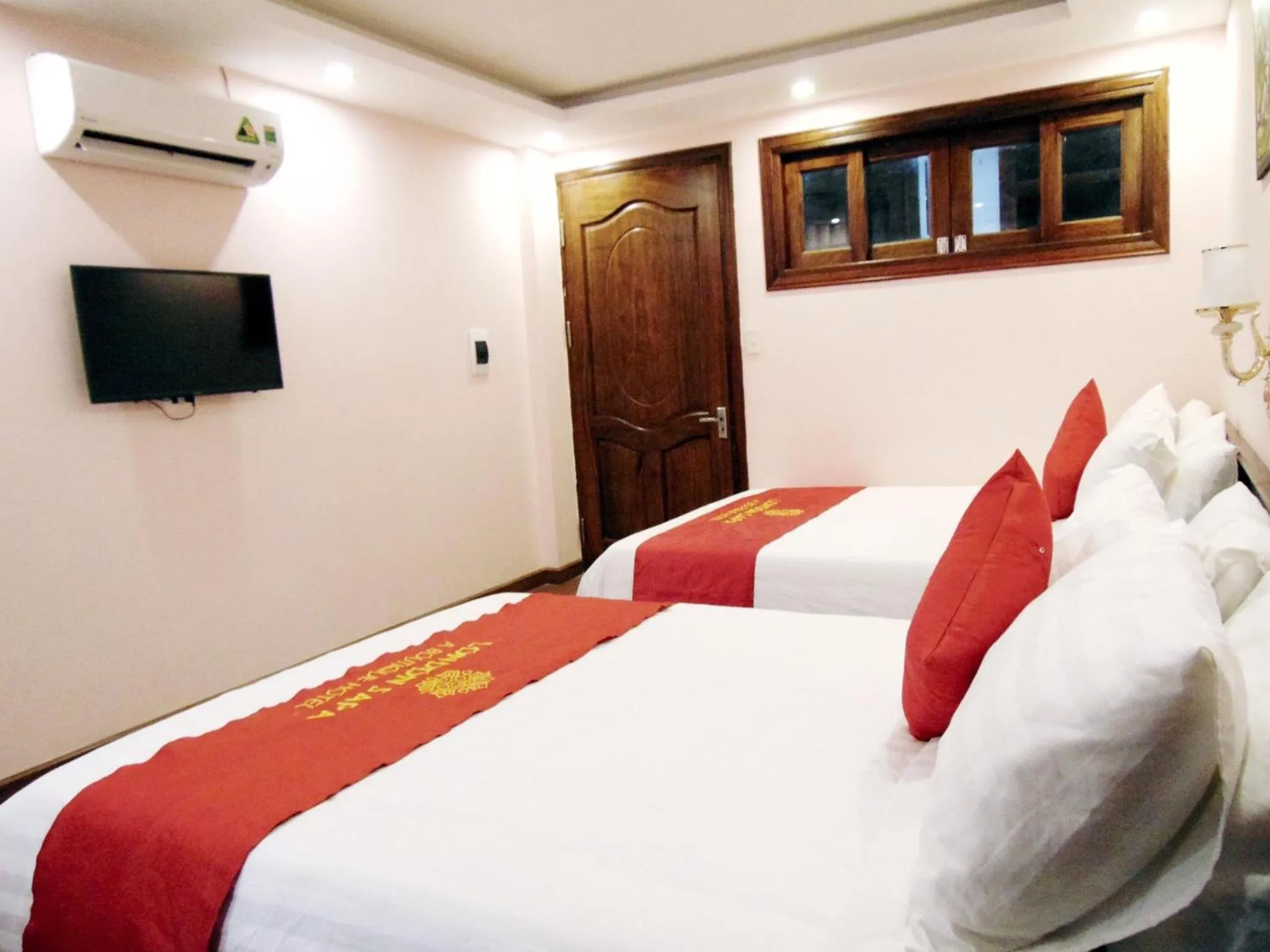 Bedroom, Bed in London Sa Pa Hotel