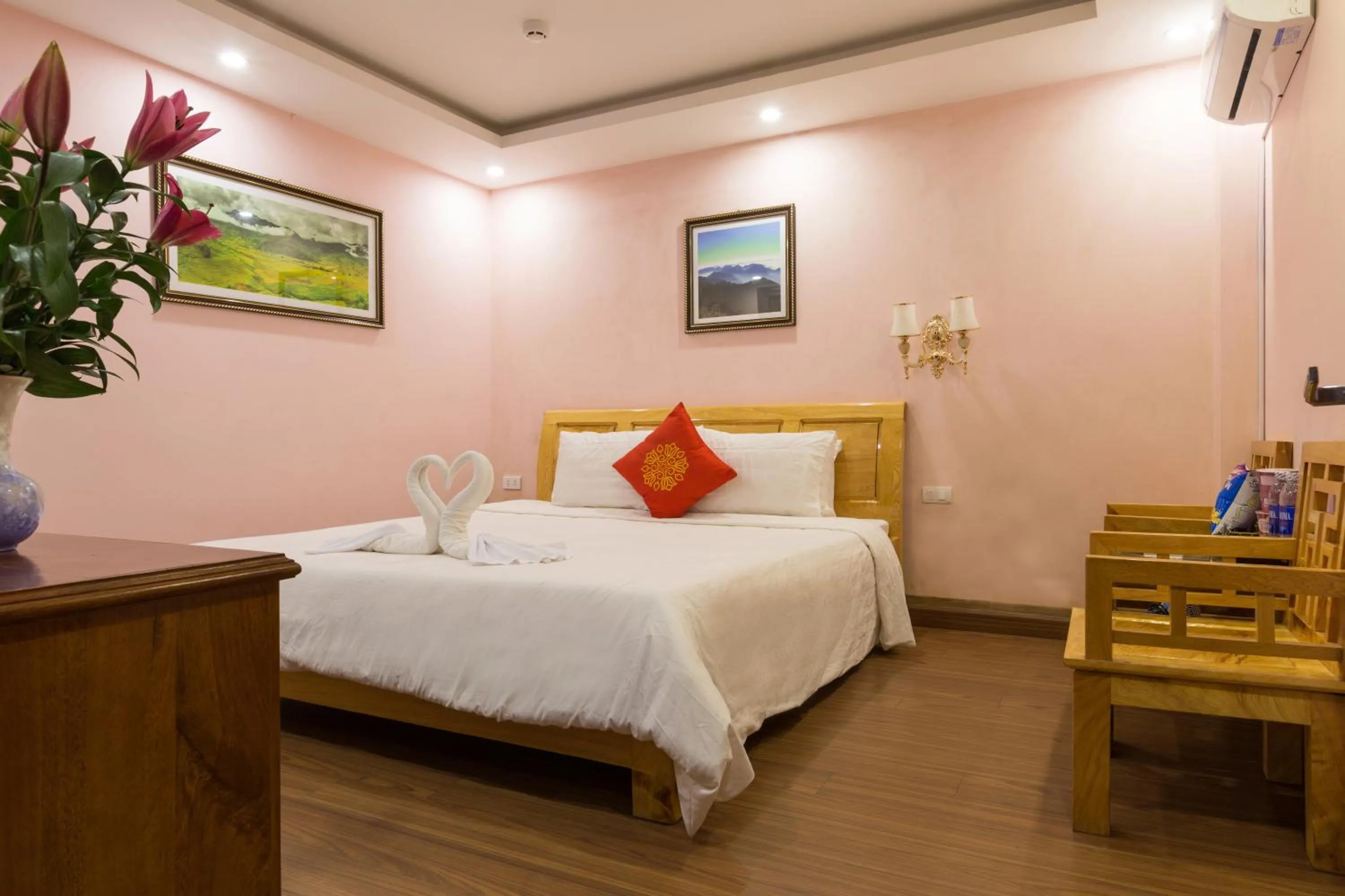 Bedroom, Bed in London Sa Pa Hotel