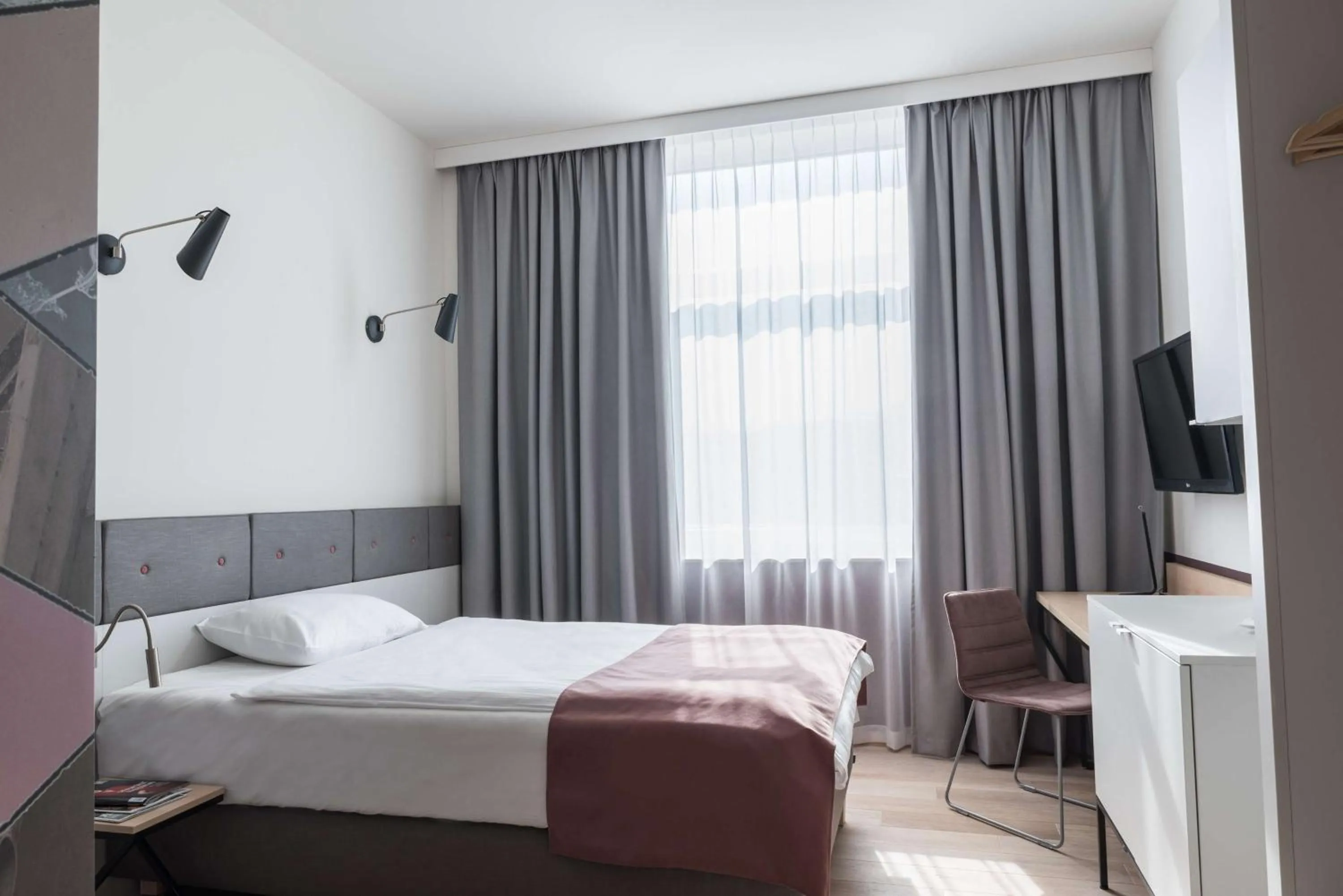 Bedroom, Bed in Scandic Gdańsk