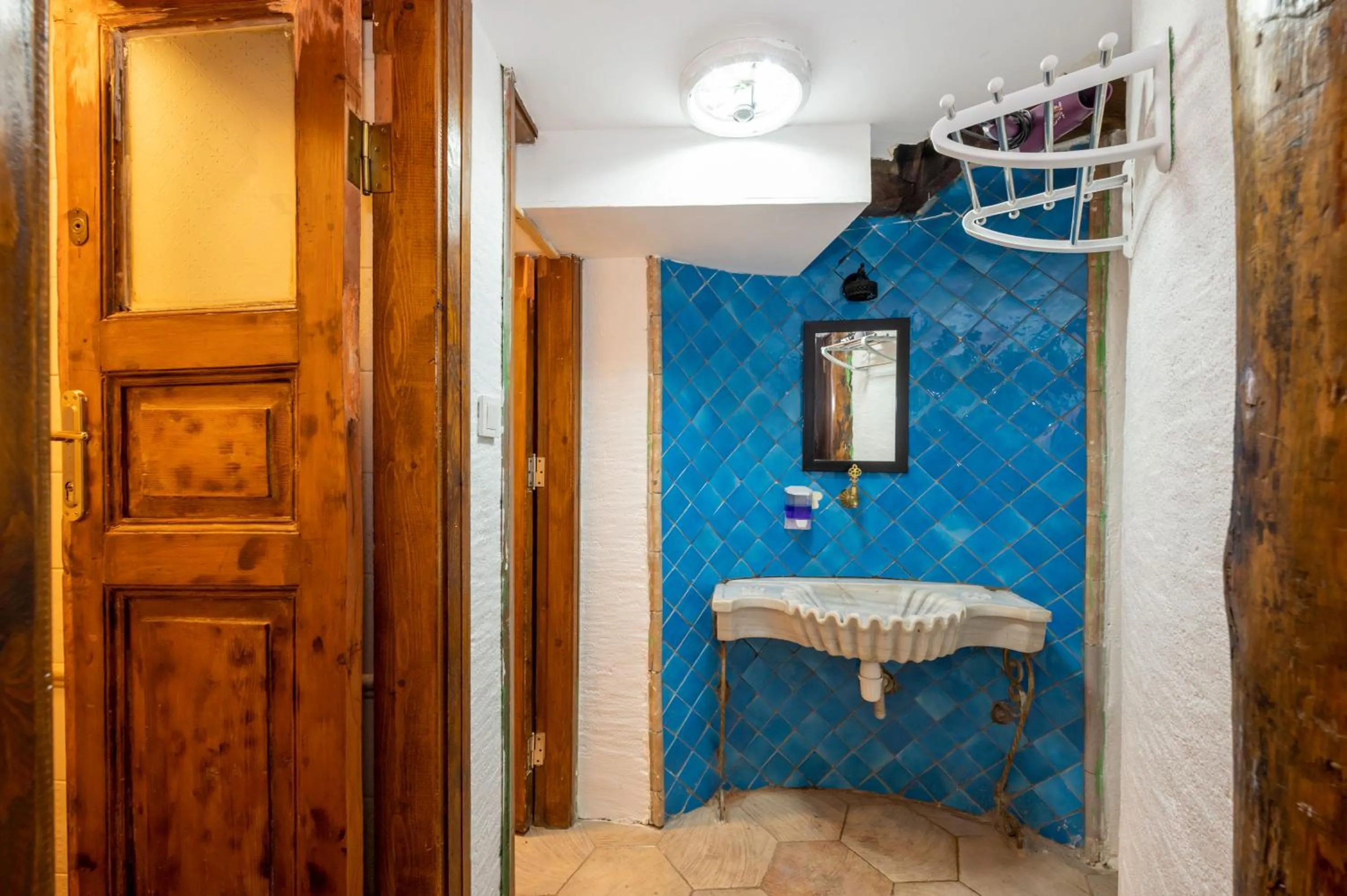 Toilet in Taksim Antique Hotel