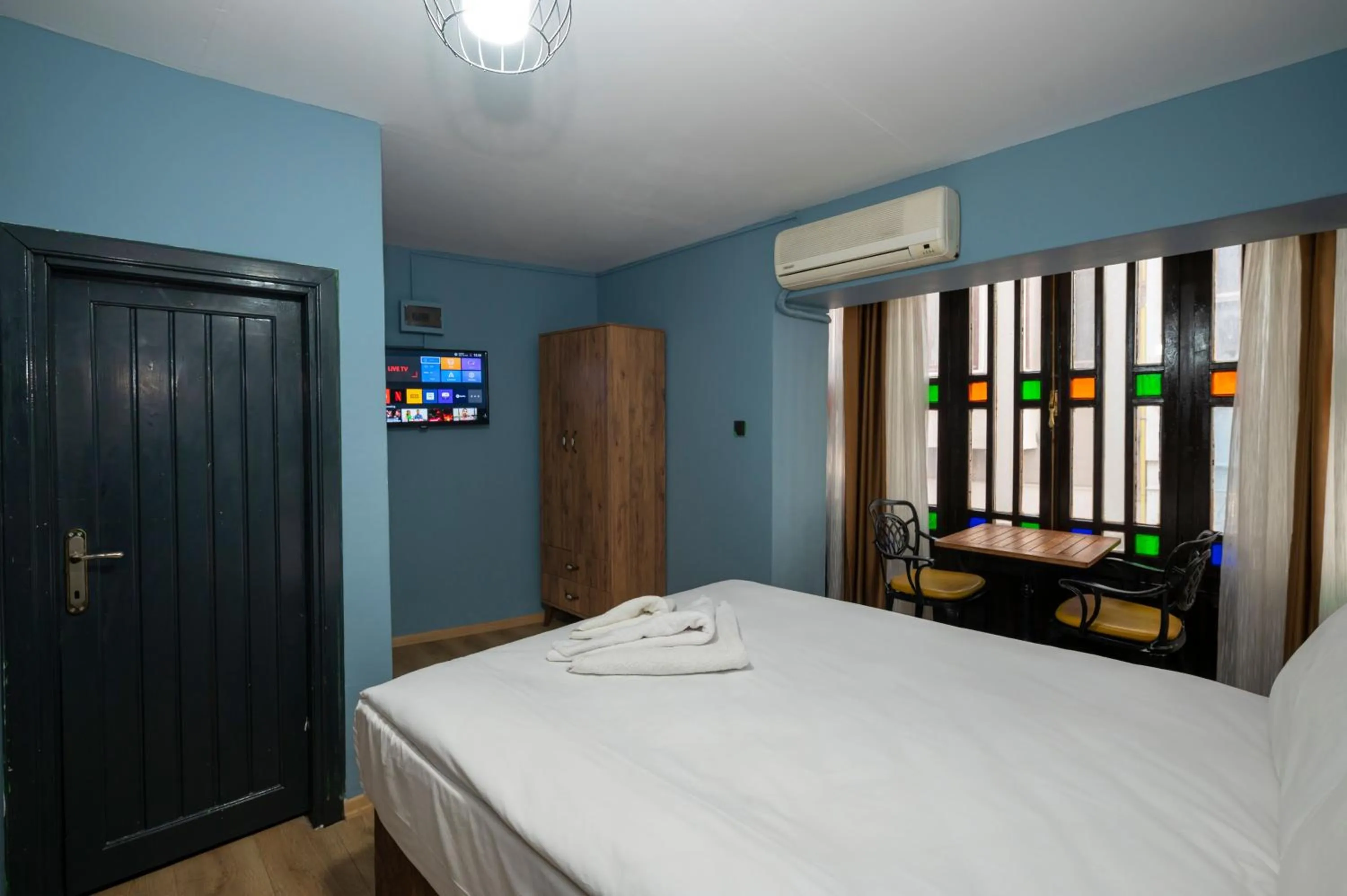 Bed in Taksim Antique Hotel