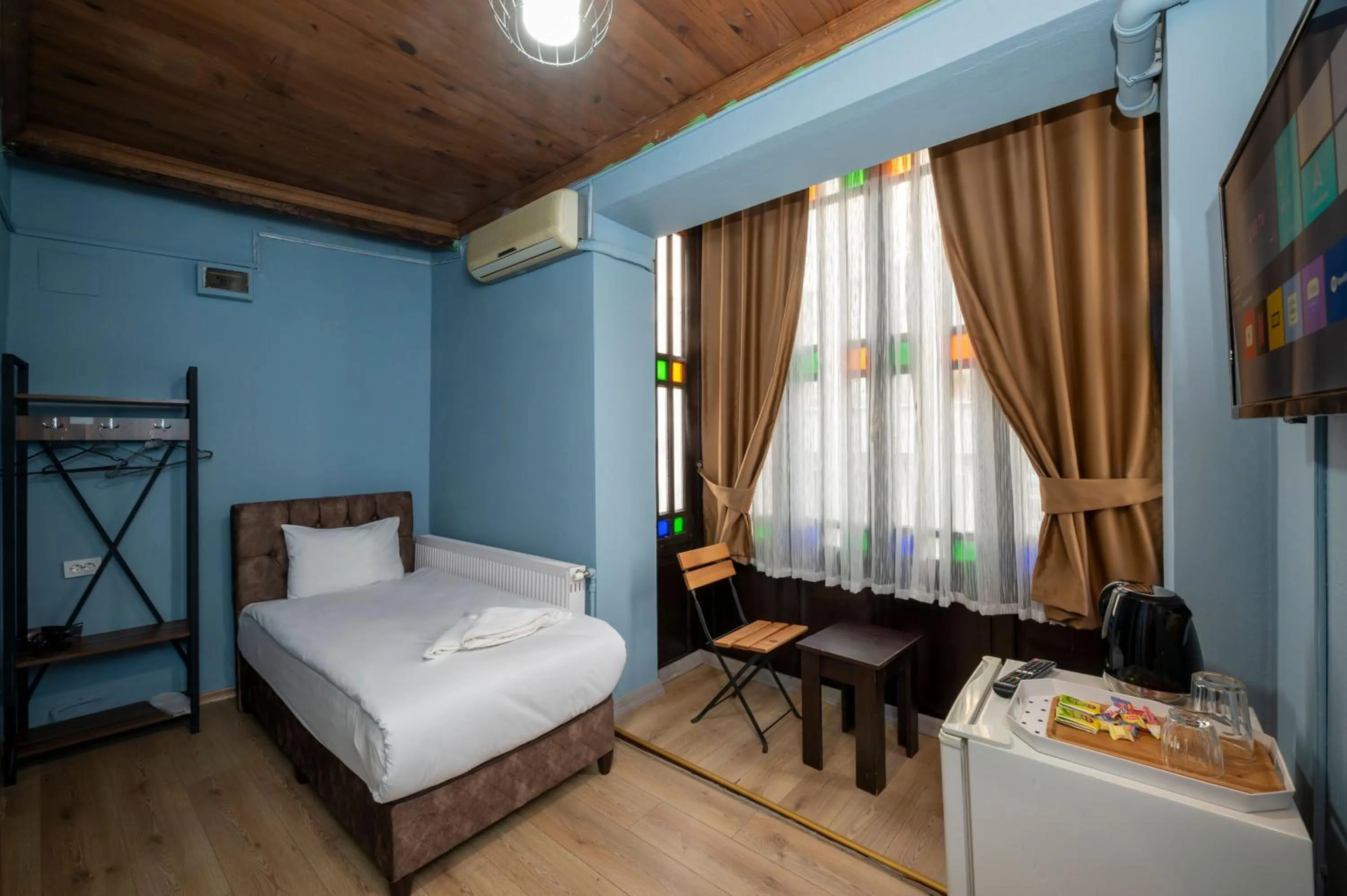 Bed in Taksim Antique Hotel